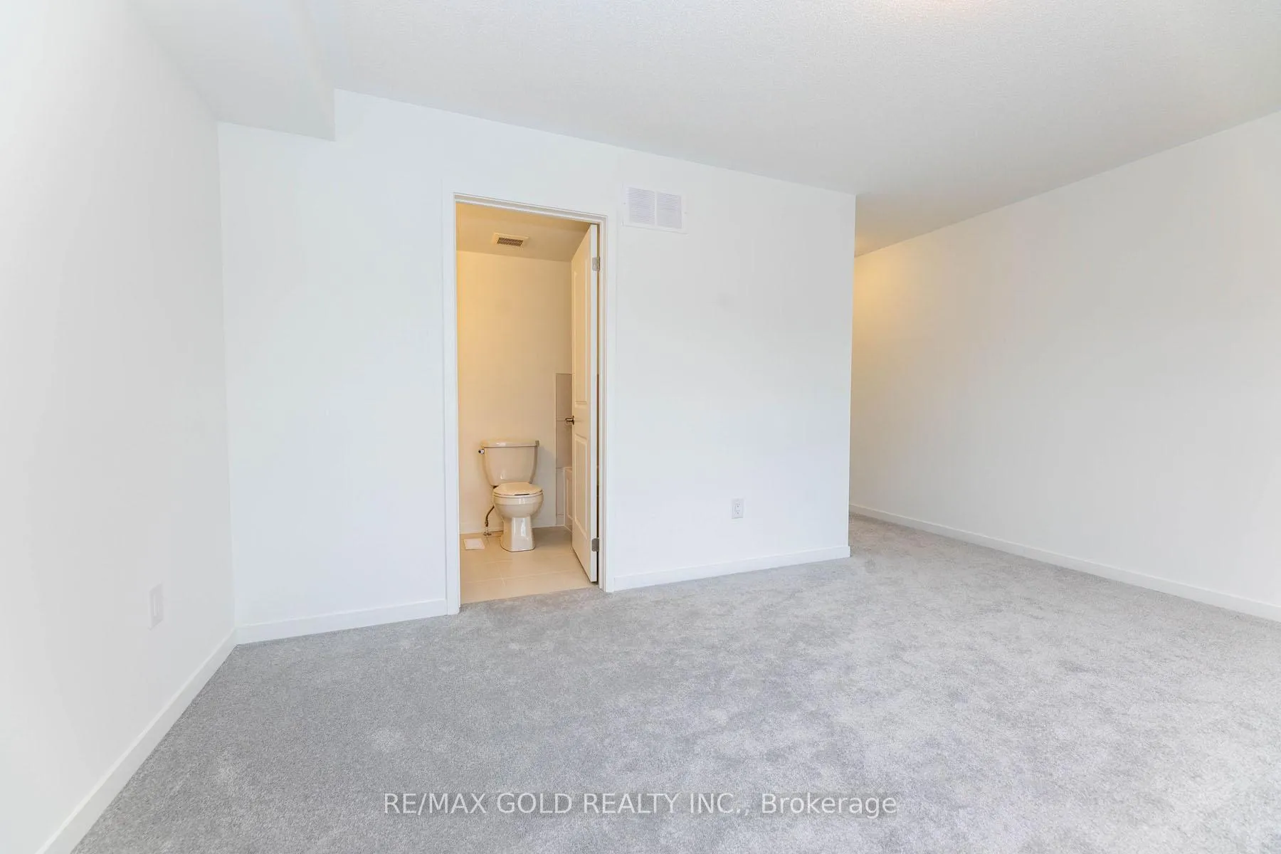 Photo 32 of 217 Monarch Avenue, Ajax, South West — HOMEH