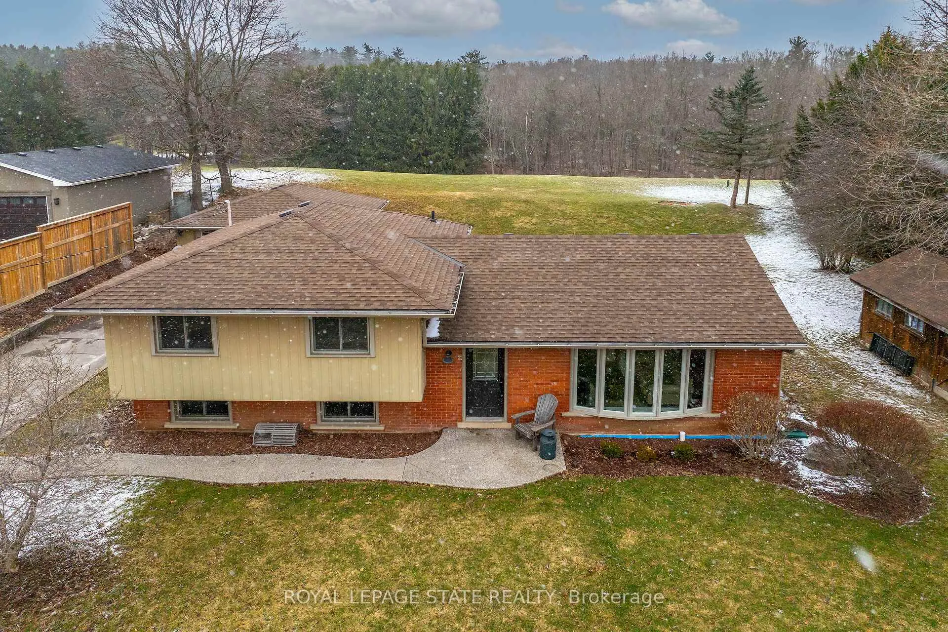 Photo 5 of 847 Governors Road, Hamilton, Dundas — HOMEH