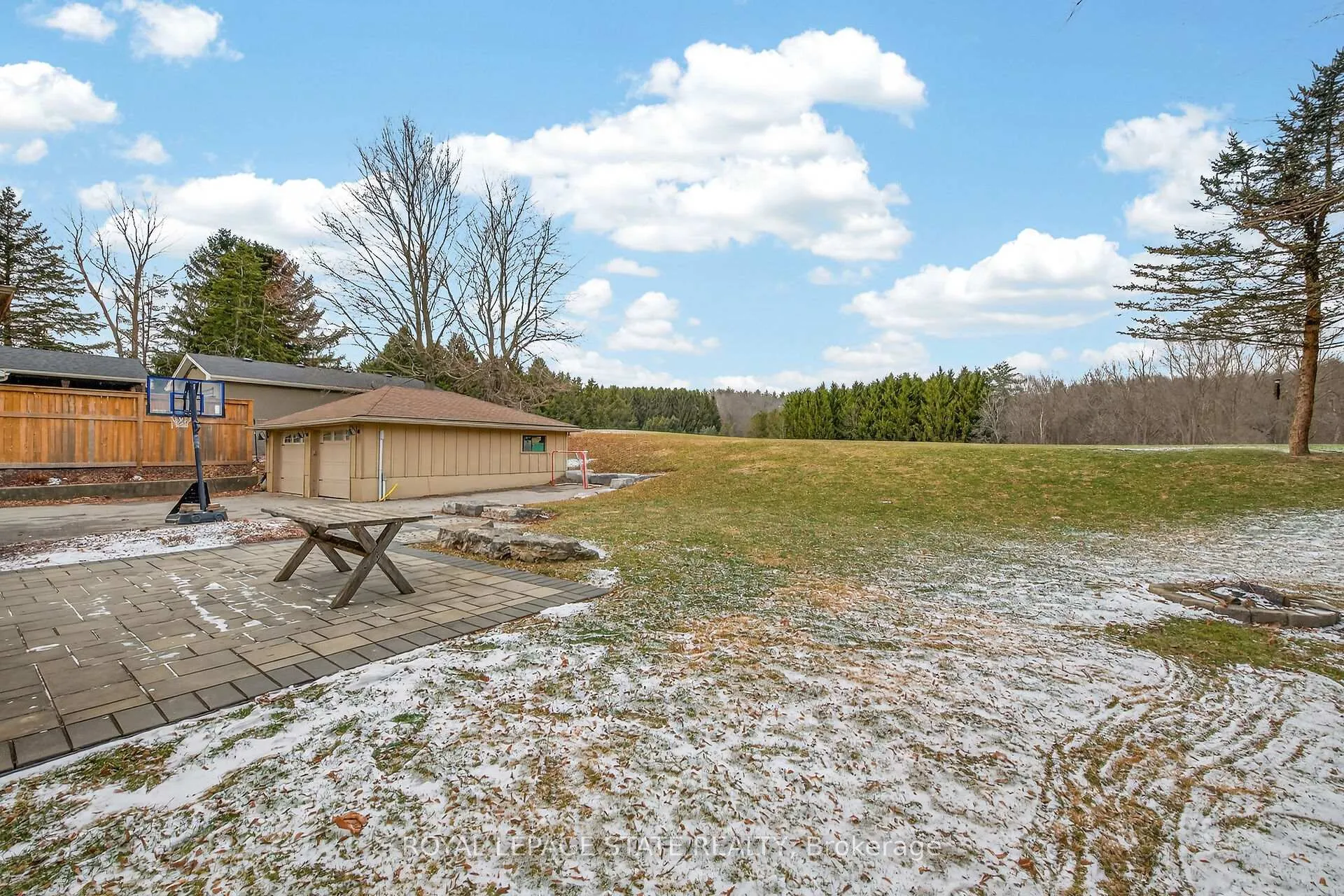 Photo 9 of 847 Governors Road, Hamilton, Dundas — HOMEH