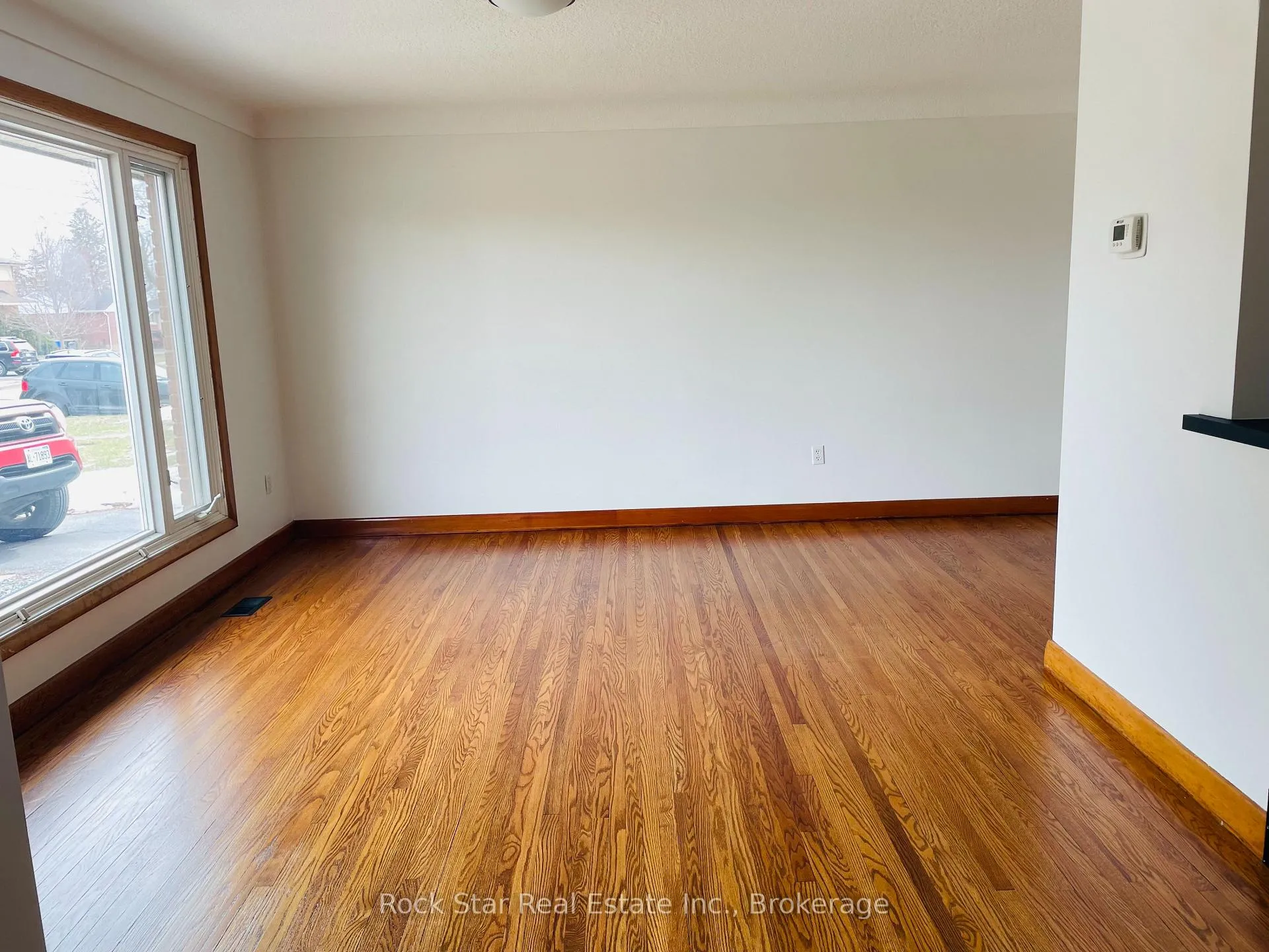 Photo 2 of 331 Meadowcrest Road, Kingston, City Southwest — HOMEH