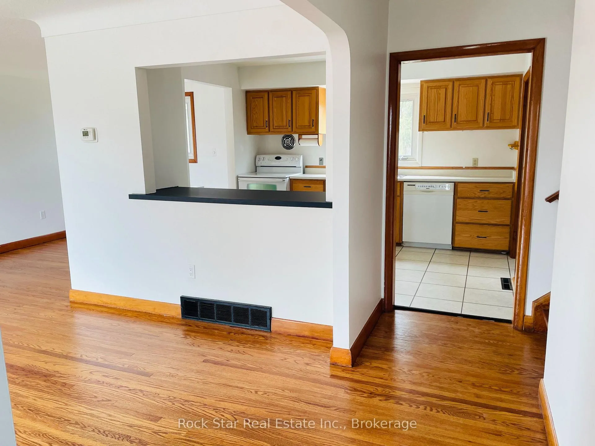 Photo 4 of 331 Meadowcrest Road, Kingston, City Southwest — HOMEH