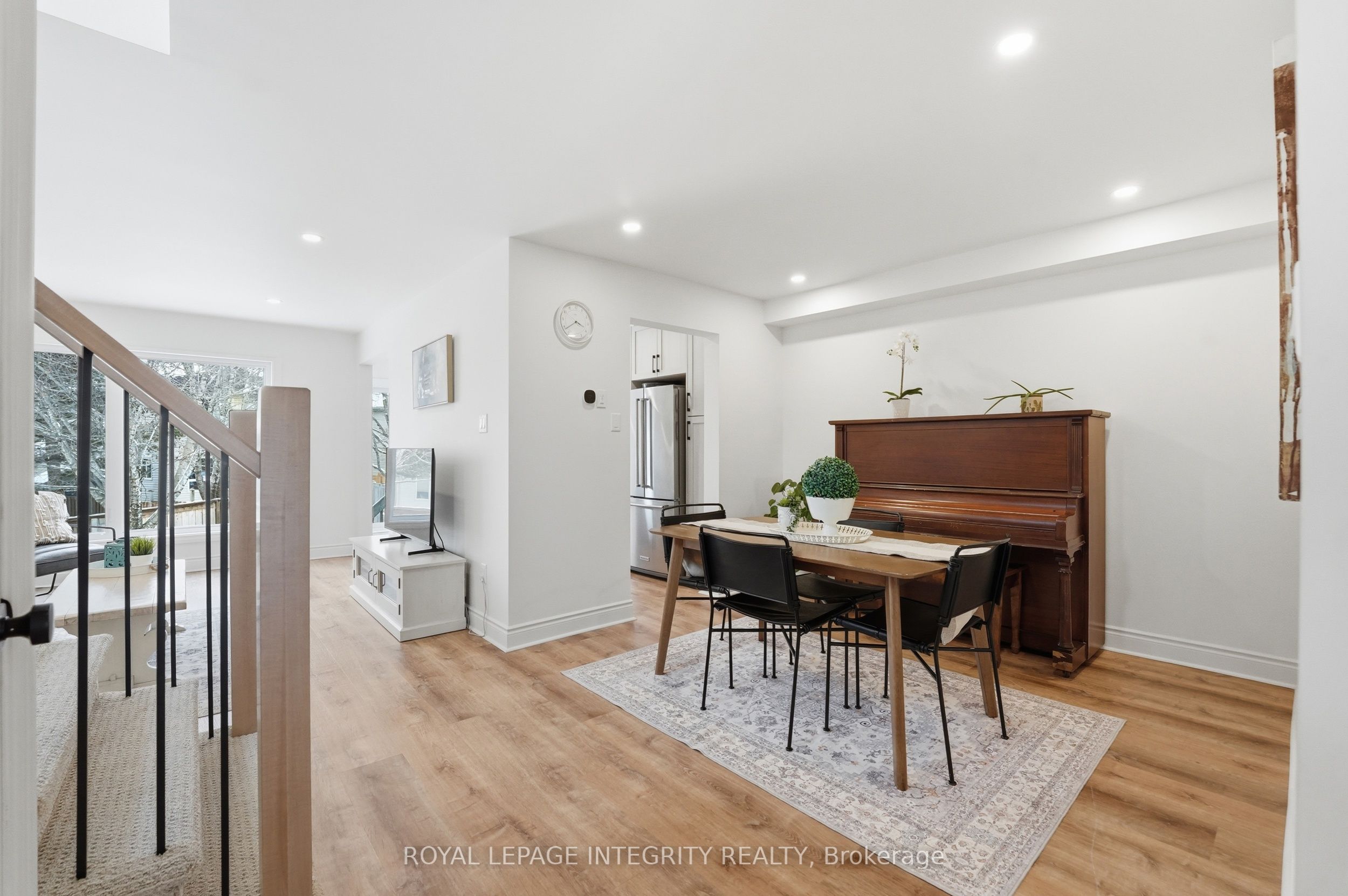 Photo 6 of 727 Hancock Crescent, Ottawa, Fallingbrook/Ridgemount — HOMEH