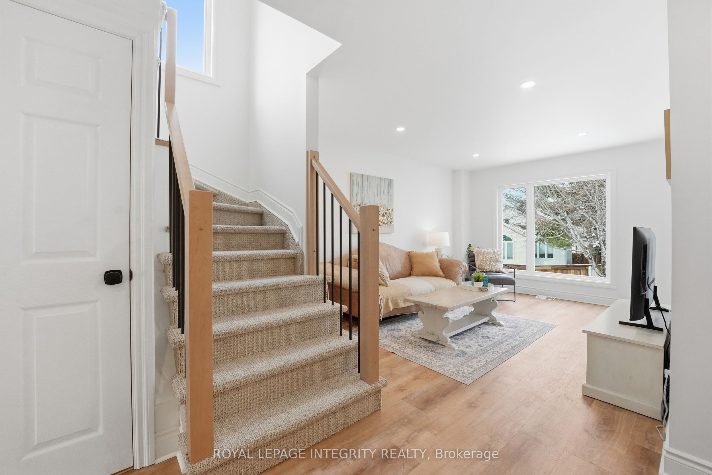 Photo 10 of 727 Hancock Crescent, Ottawa, Fallingbrook/Ridgemount — HOMEH