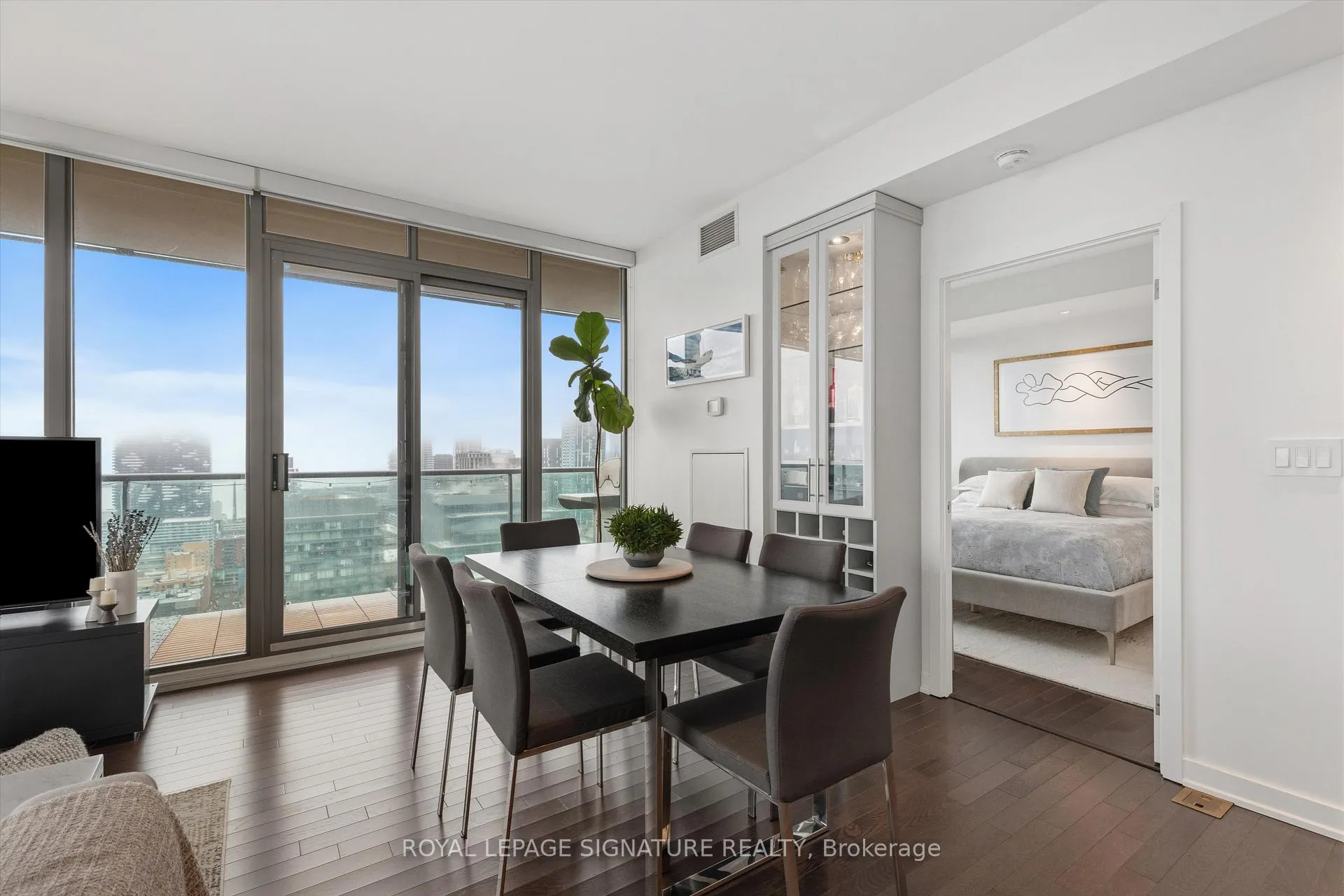 Photo 6 of Unit 3205, 33 Lombard Street, Toronto, Church-Yonge Corridor — HOMEH