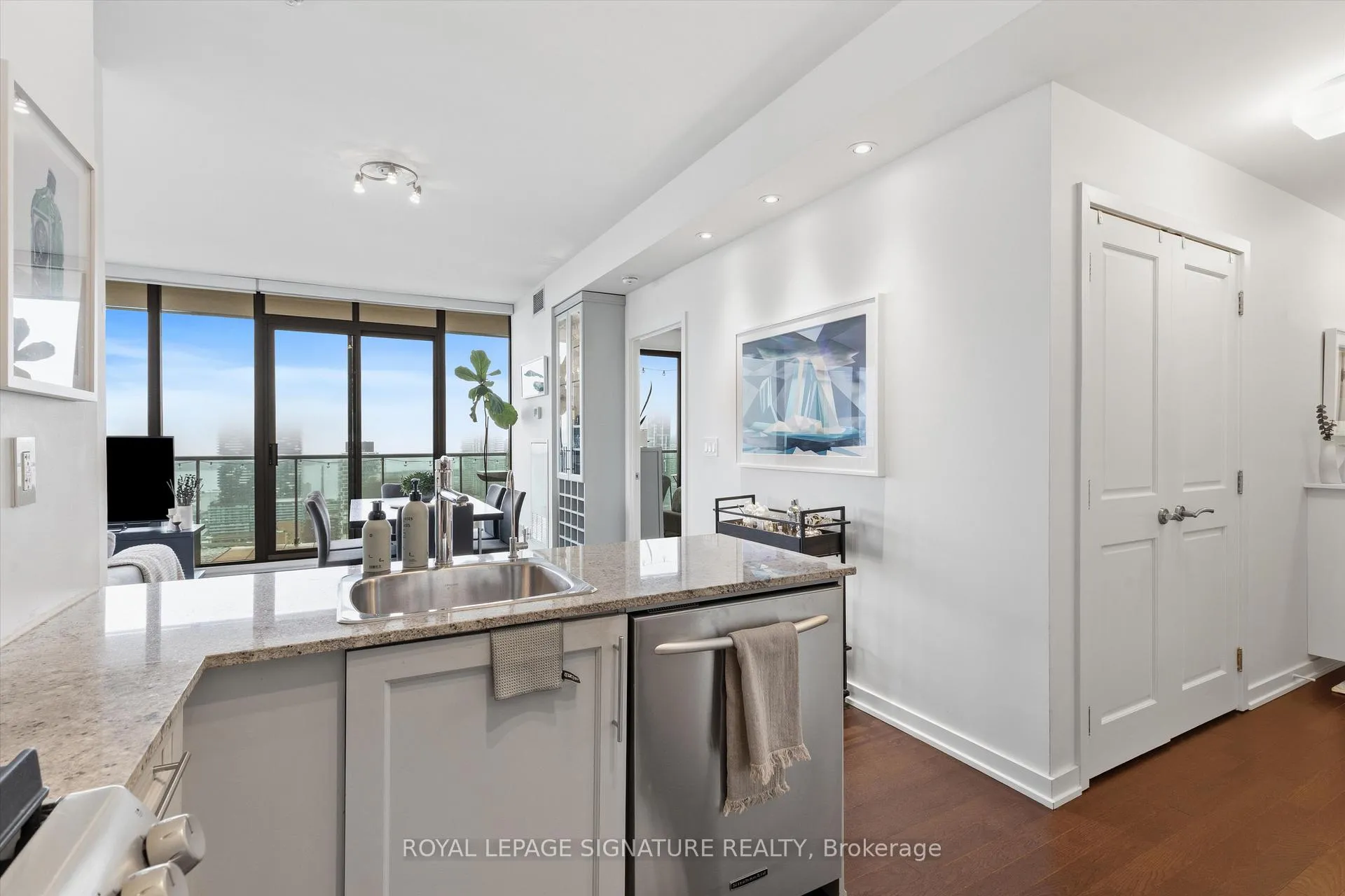 Photo 13 of Unit 3205, 33 Lombard Street, Toronto, Church-Yonge Corridor — HOMEH