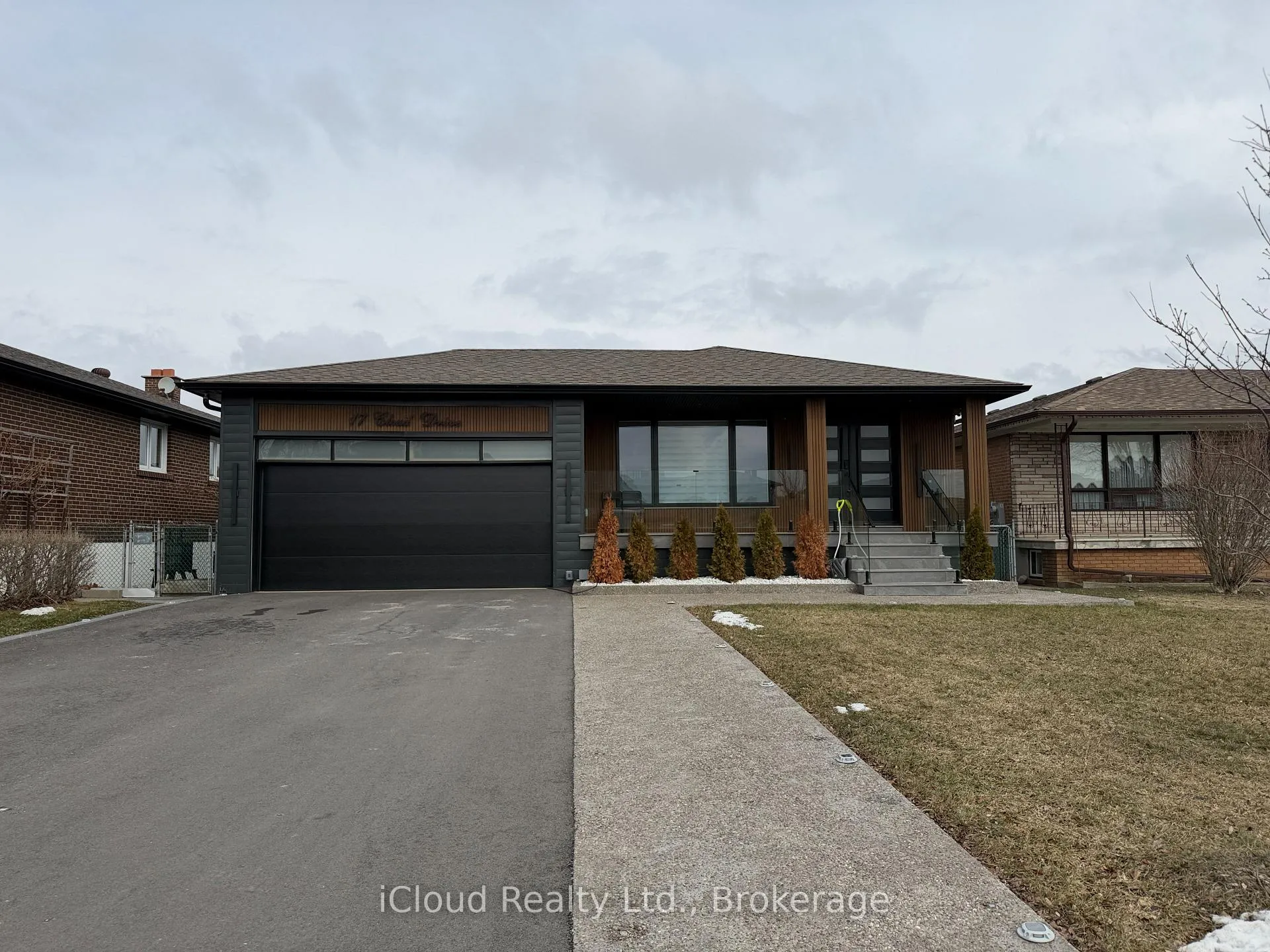 Front of Unit upper level, 17 Cloud Drive