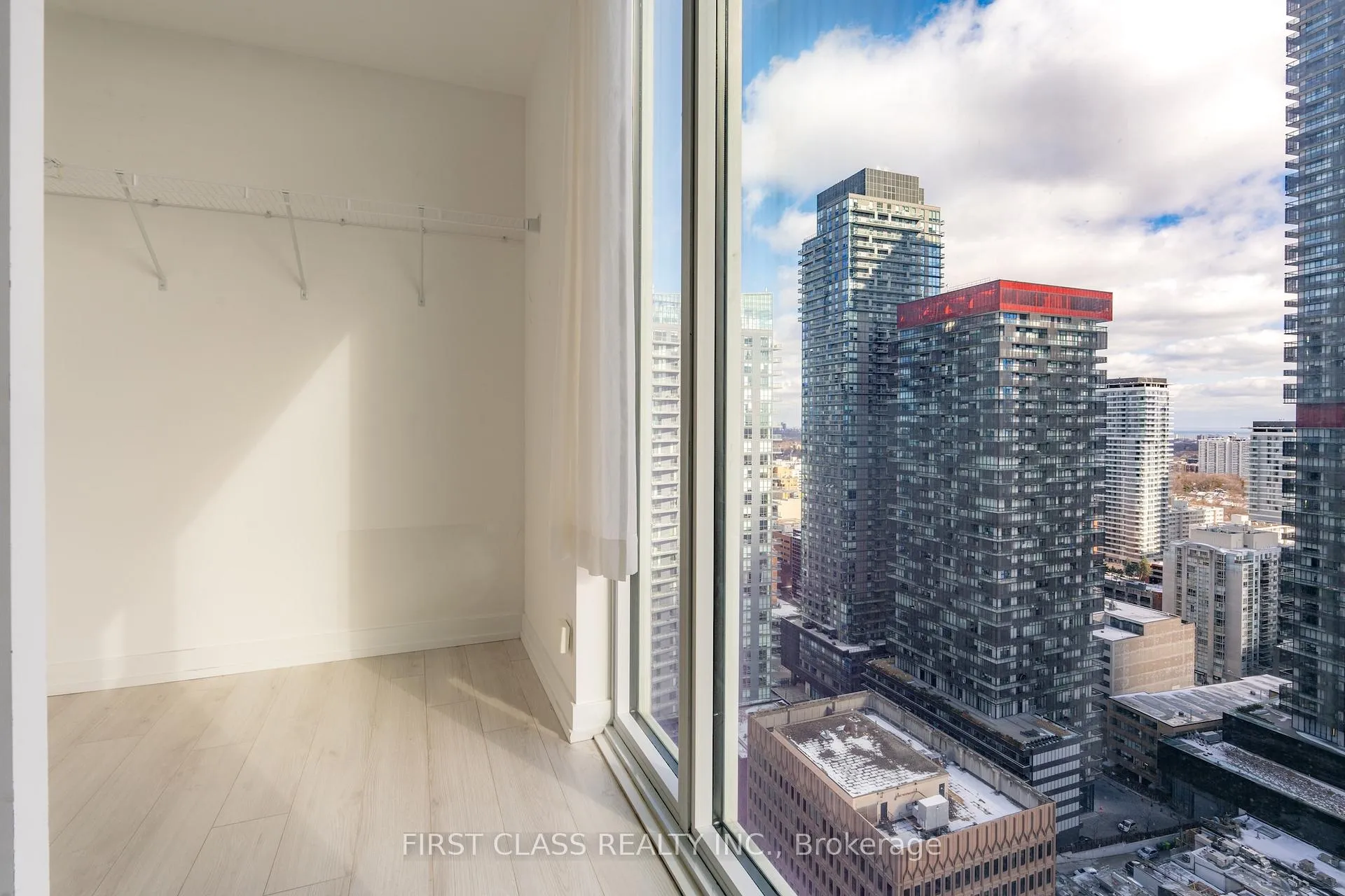 Photo 10 of Unit 2506, 33 Helendale Avenue, Toronto, Yonge-Eglinton — HOMEH