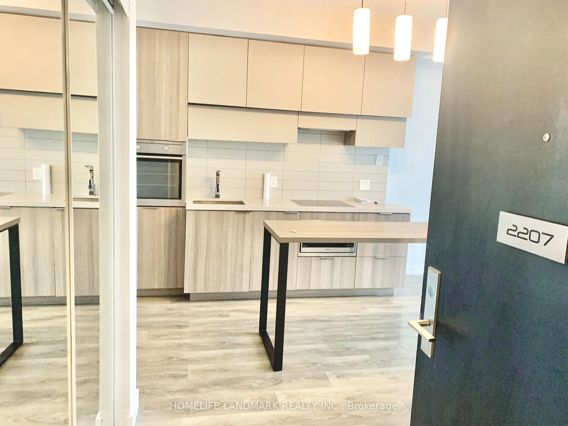 Photo 6 of Unit 2207, 8 Eglinton Avenue E, Toronto, Mount Pleasant West — HOMEH