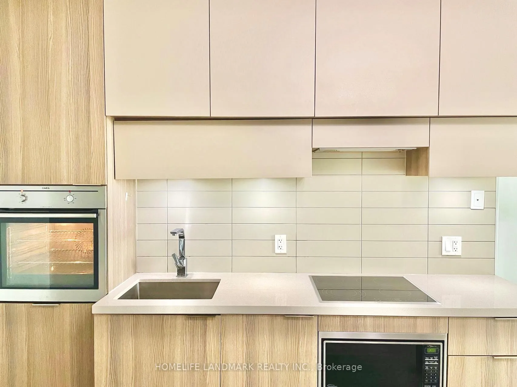 Photo 9 of Unit 2207, 8 Eglinton Avenue E, Toronto, Mount Pleasant West — HOMEH