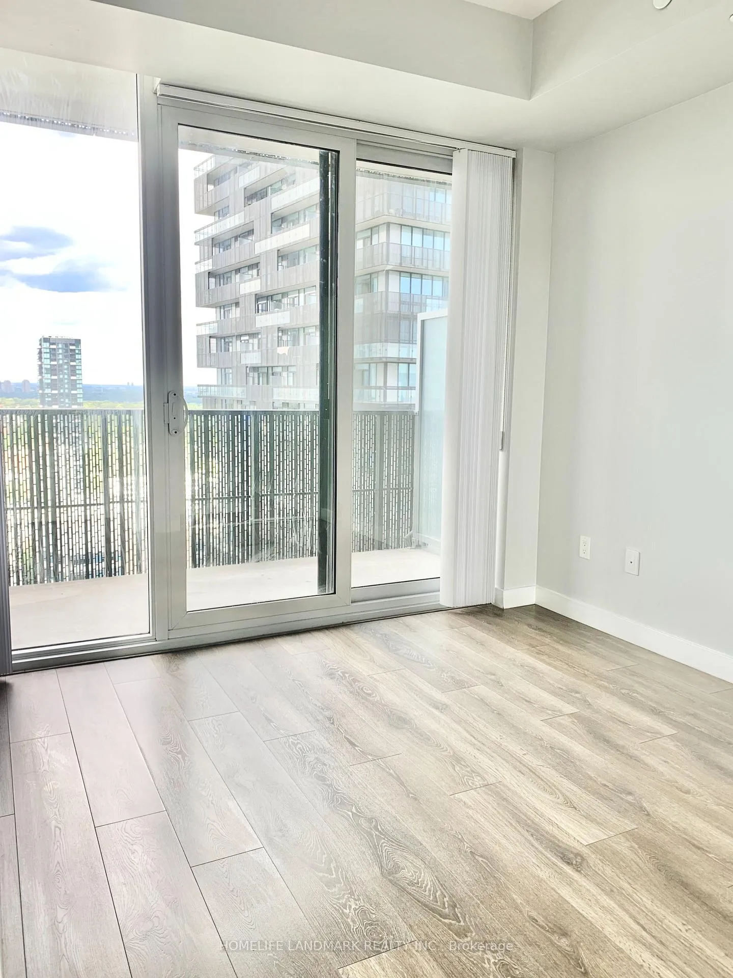 Photo 19 of Unit 2207, 8 Eglinton Avenue E, Toronto, Mount Pleasant West — HOMEH