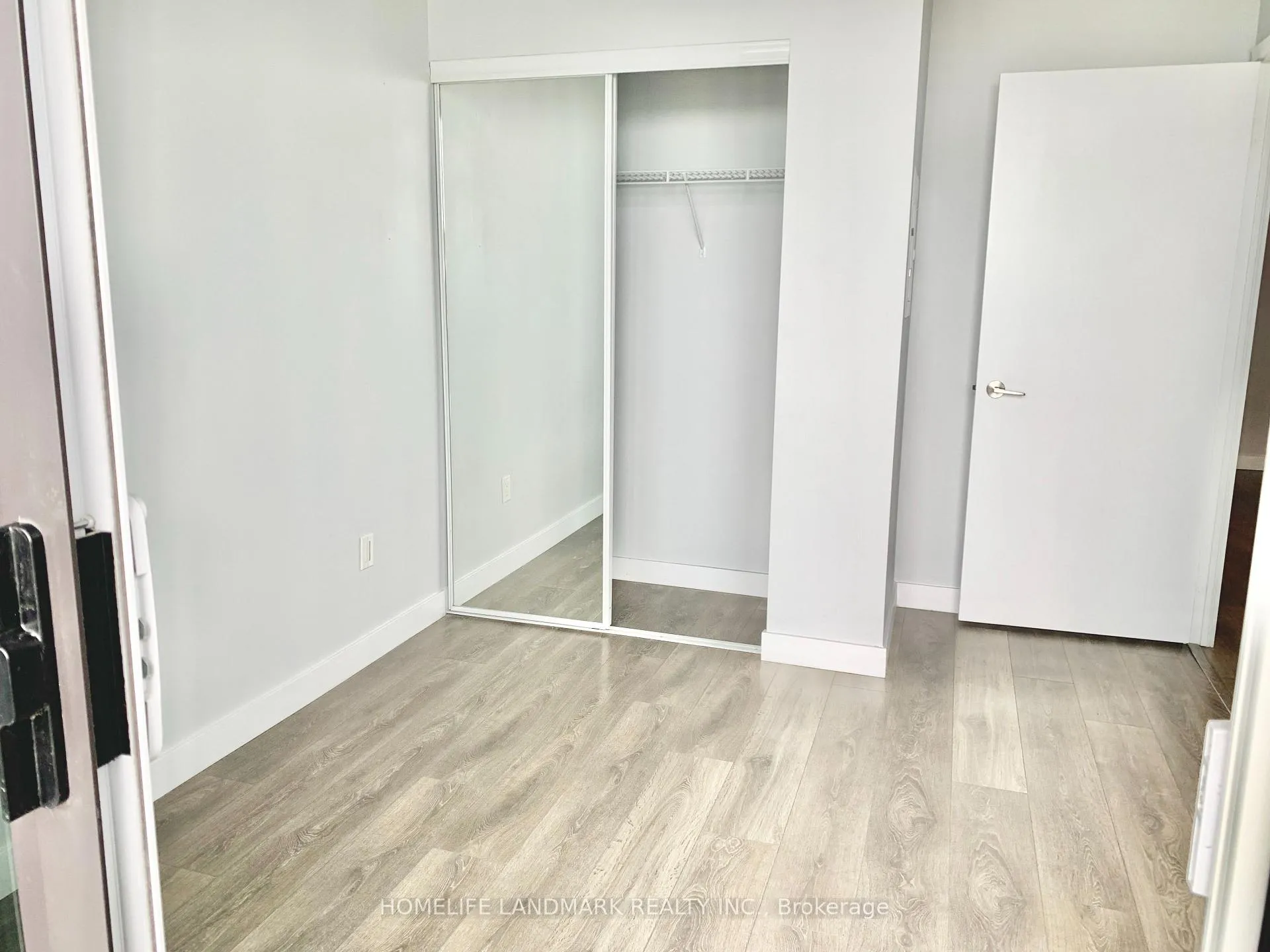 Photo 20 of Unit 2207, 8 Eglinton Avenue E, Toronto, Mount Pleasant West — HOMEH