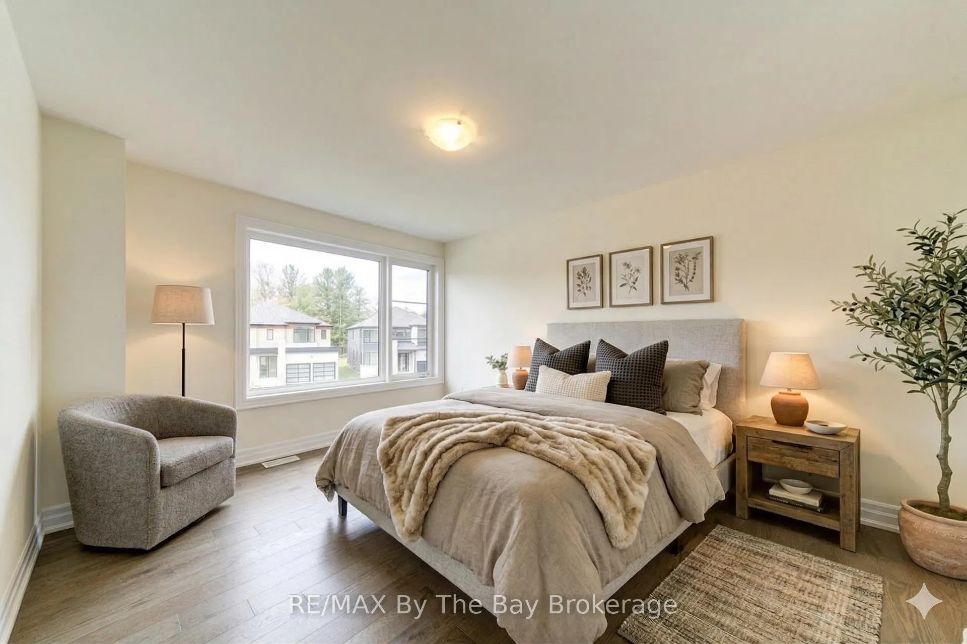 Photo 25 of 169 Rosanne Circle, Wasaga Beach — HOMEH