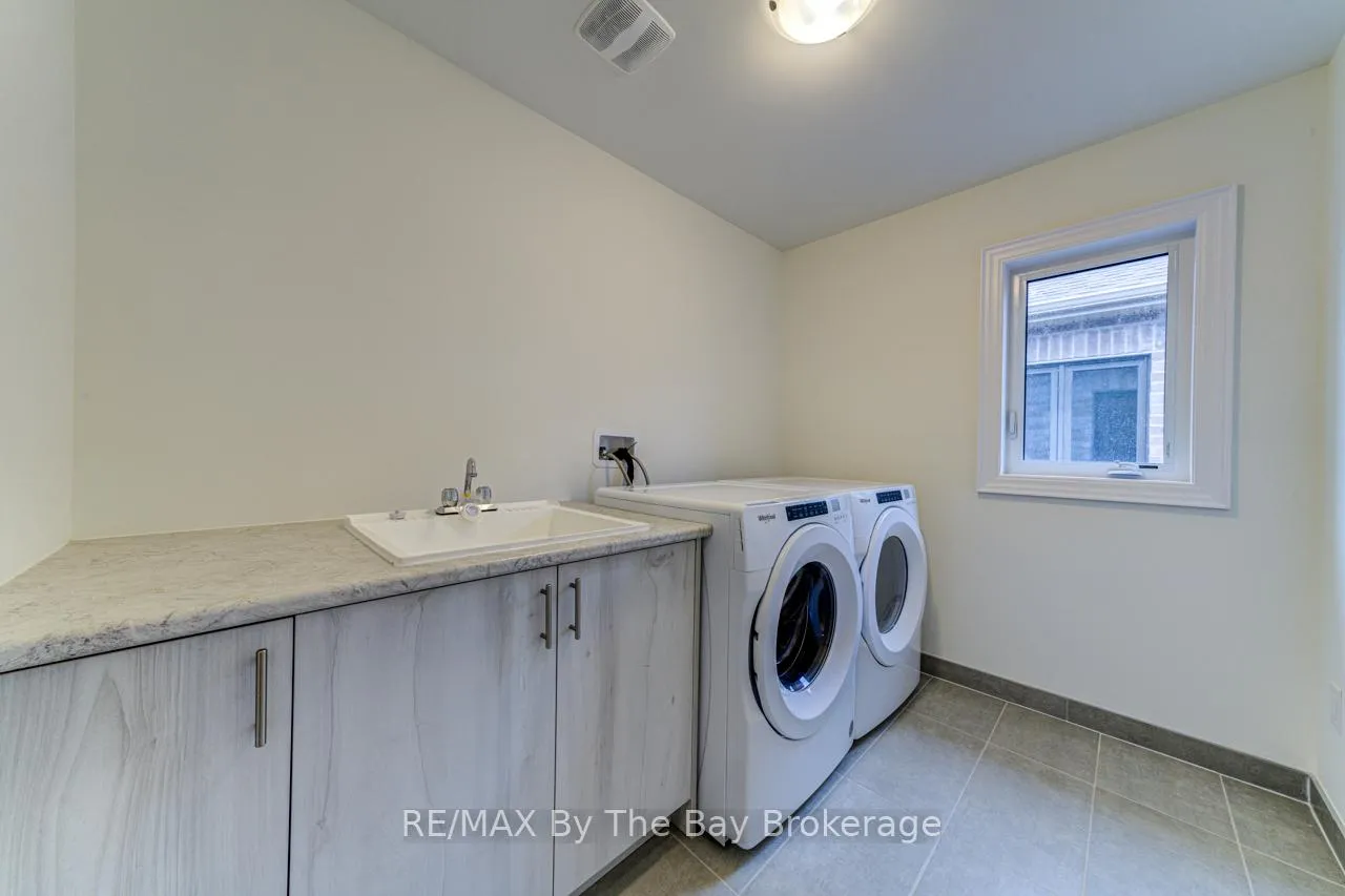 Photo 34 of 169 Rosanne Circle, Wasaga Beach — HOMEH
