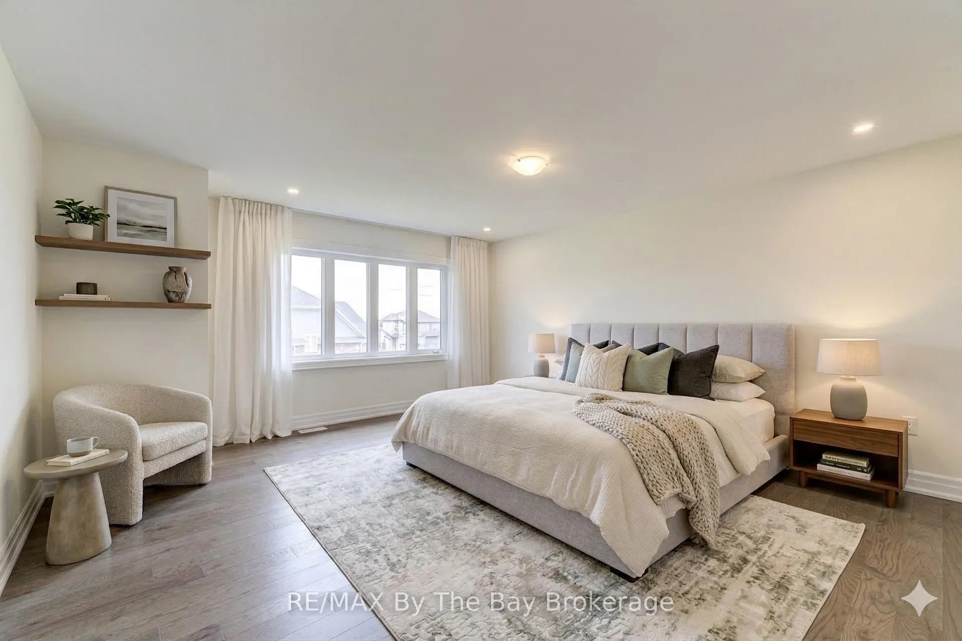 Photo 35 of 169 Rosanne Circle, Wasaga Beach — HOMEH