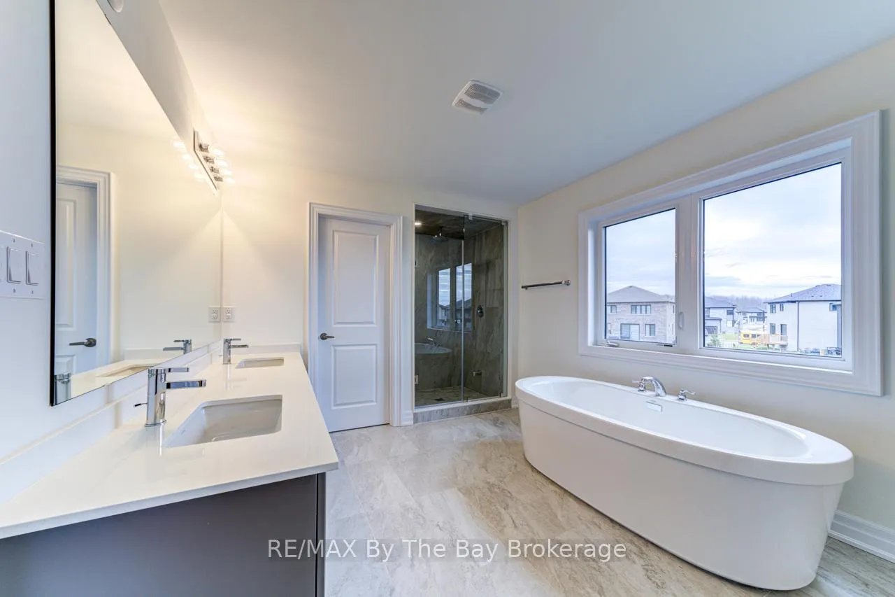 Photo 38 of 169 Rosanne Circle, Wasaga Beach — HOMEH