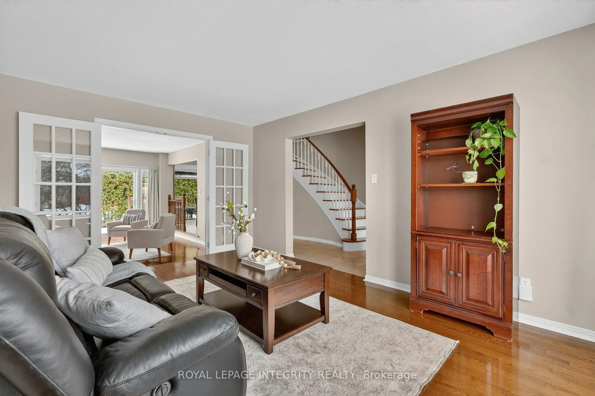 Photo 5 of 6020 Vineyard Drive, Ottawa, Convent Glen — HOMEH