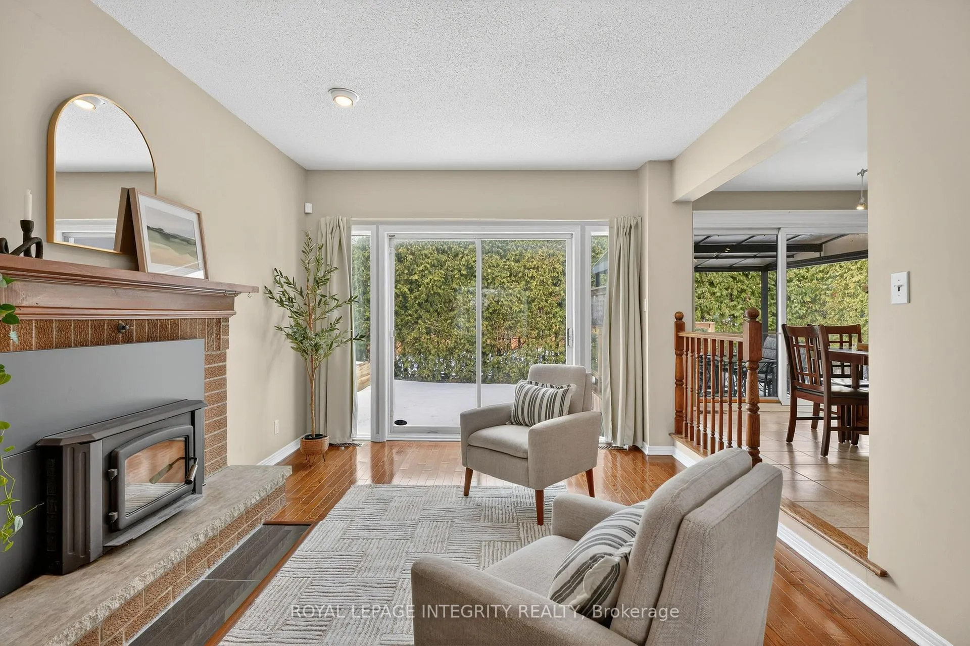 Photo 7 of 6020 Vineyard Drive, Ottawa, Convent Glen — HOMEH