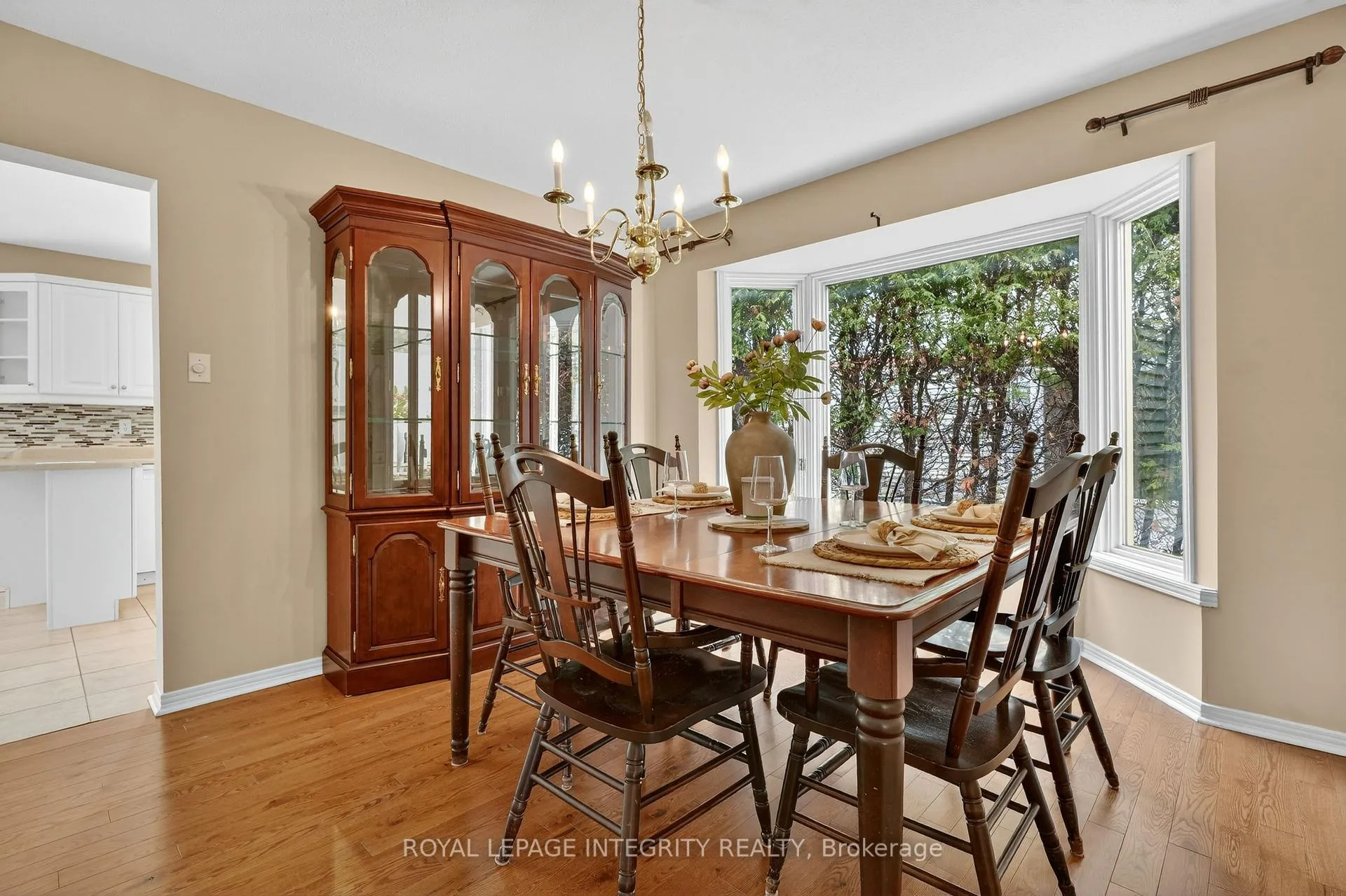 Photo 8 of 6020 Vineyard Drive, Ottawa, Convent Glen — HOMEH