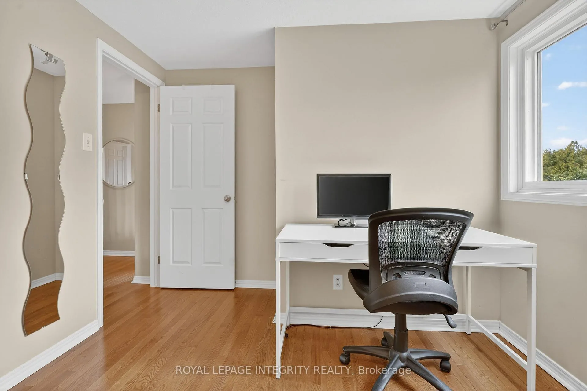 Photo 14 of 6020 Vineyard Drive, Ottawa, Convent Glen — HOMEH