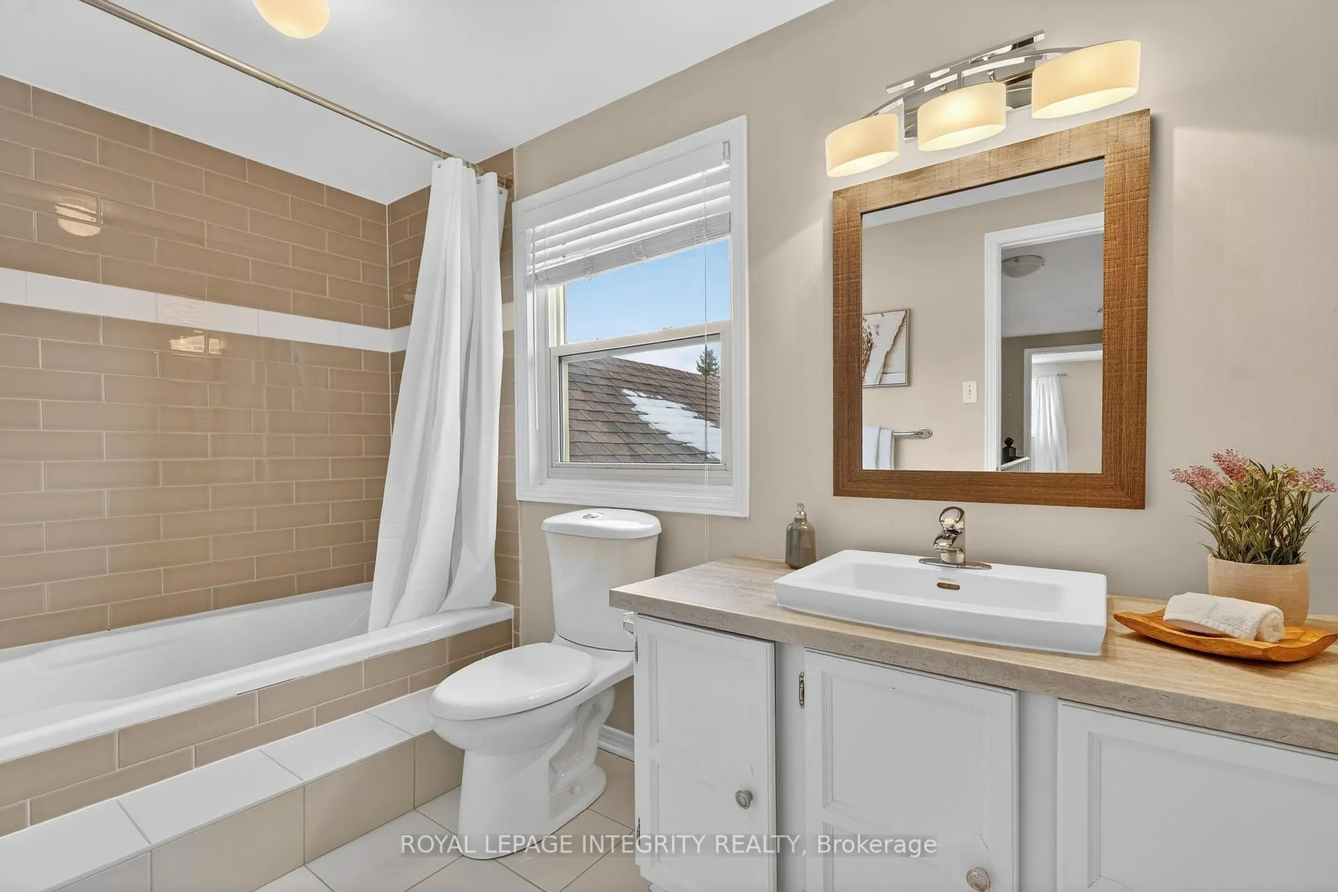 Photo 21 of 6020 Vineyard Drive, Ottawa, Convent Glen — HOMEH