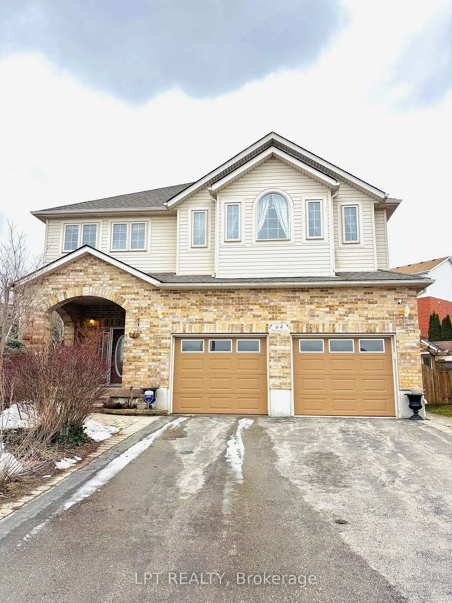 Photo 1 of 64 Yarrow Court, Kitchener — HOMEH
