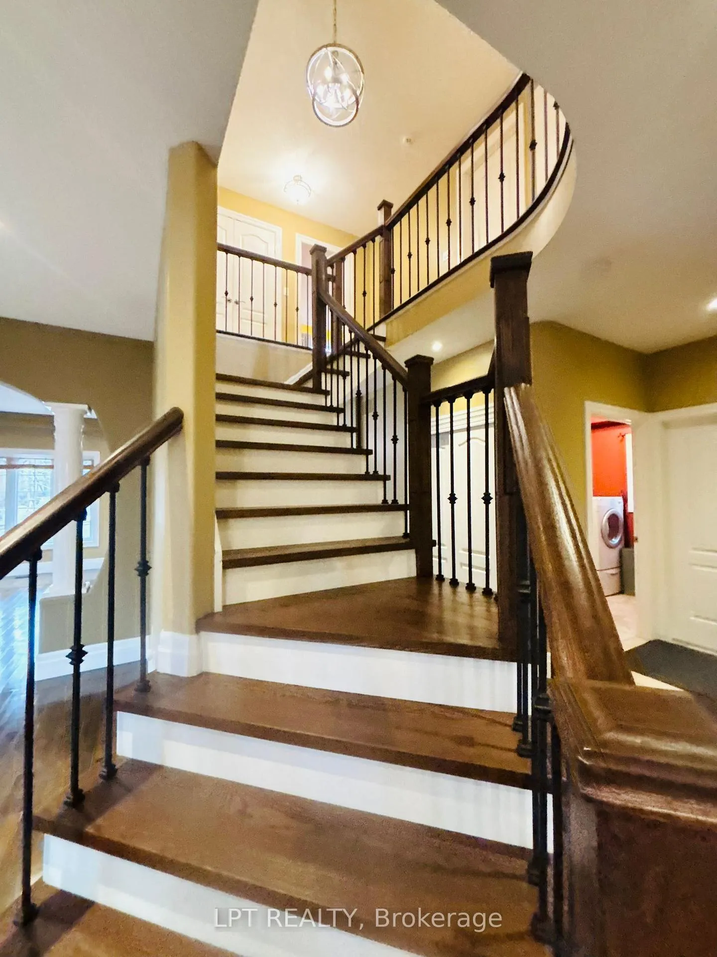 Photo 6 of 64 Yarrow Court, Kitchener — HOMEH