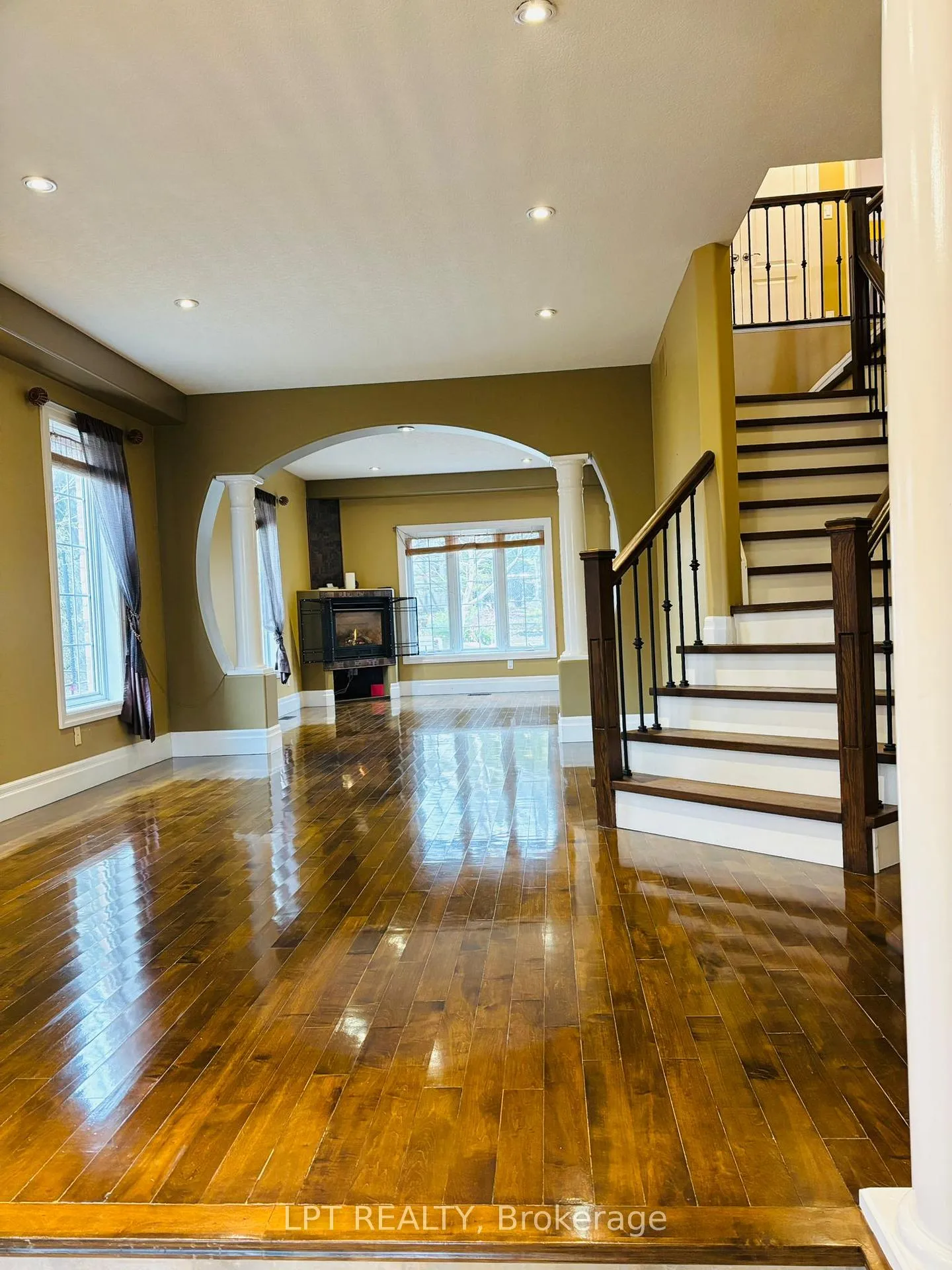 Photo 7 of 64 Yarrow Court, Kitchener — HOMEH
