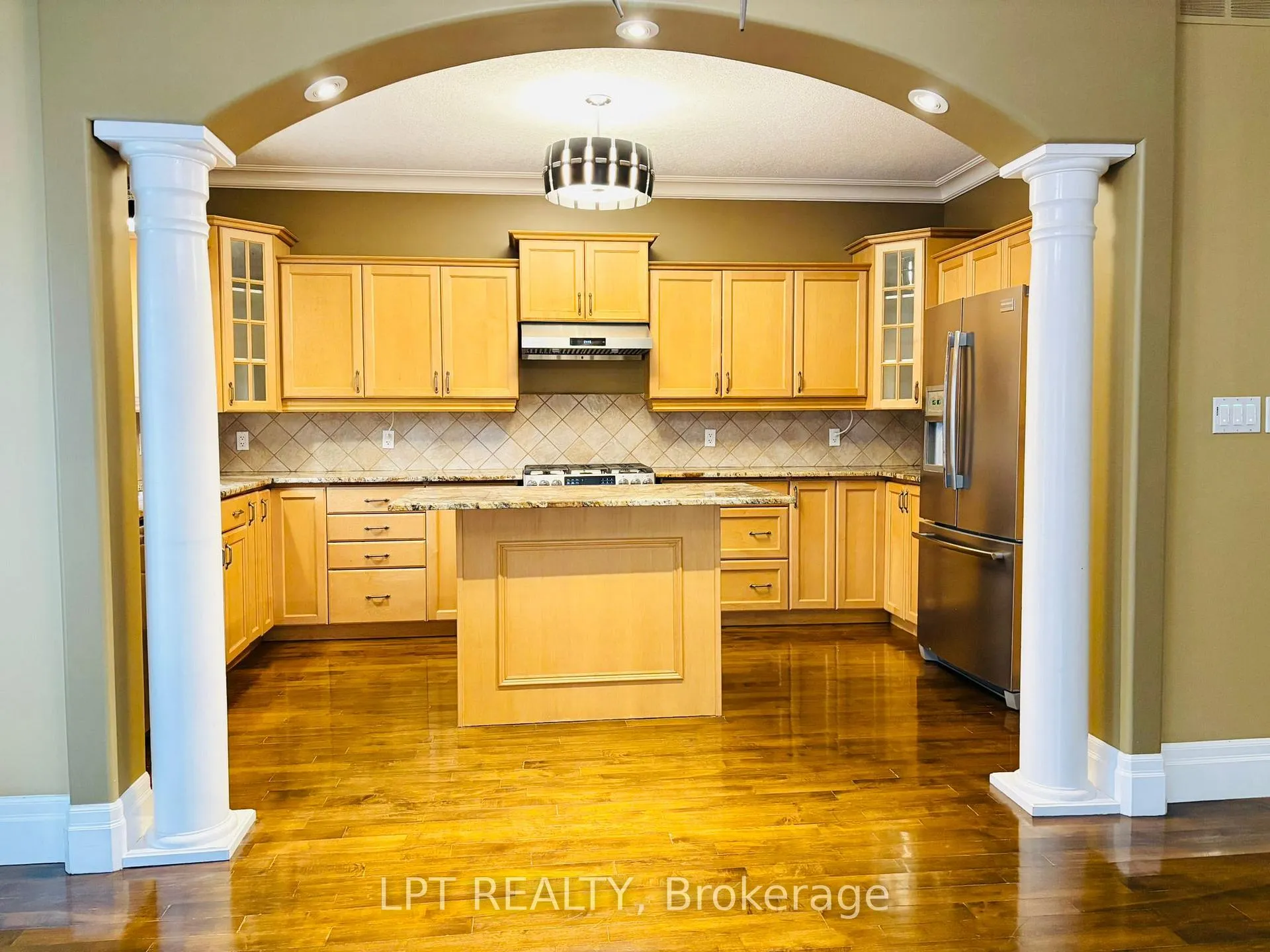 Photo 12 of 64 Yarrow Court, Kitchener — HOMEH