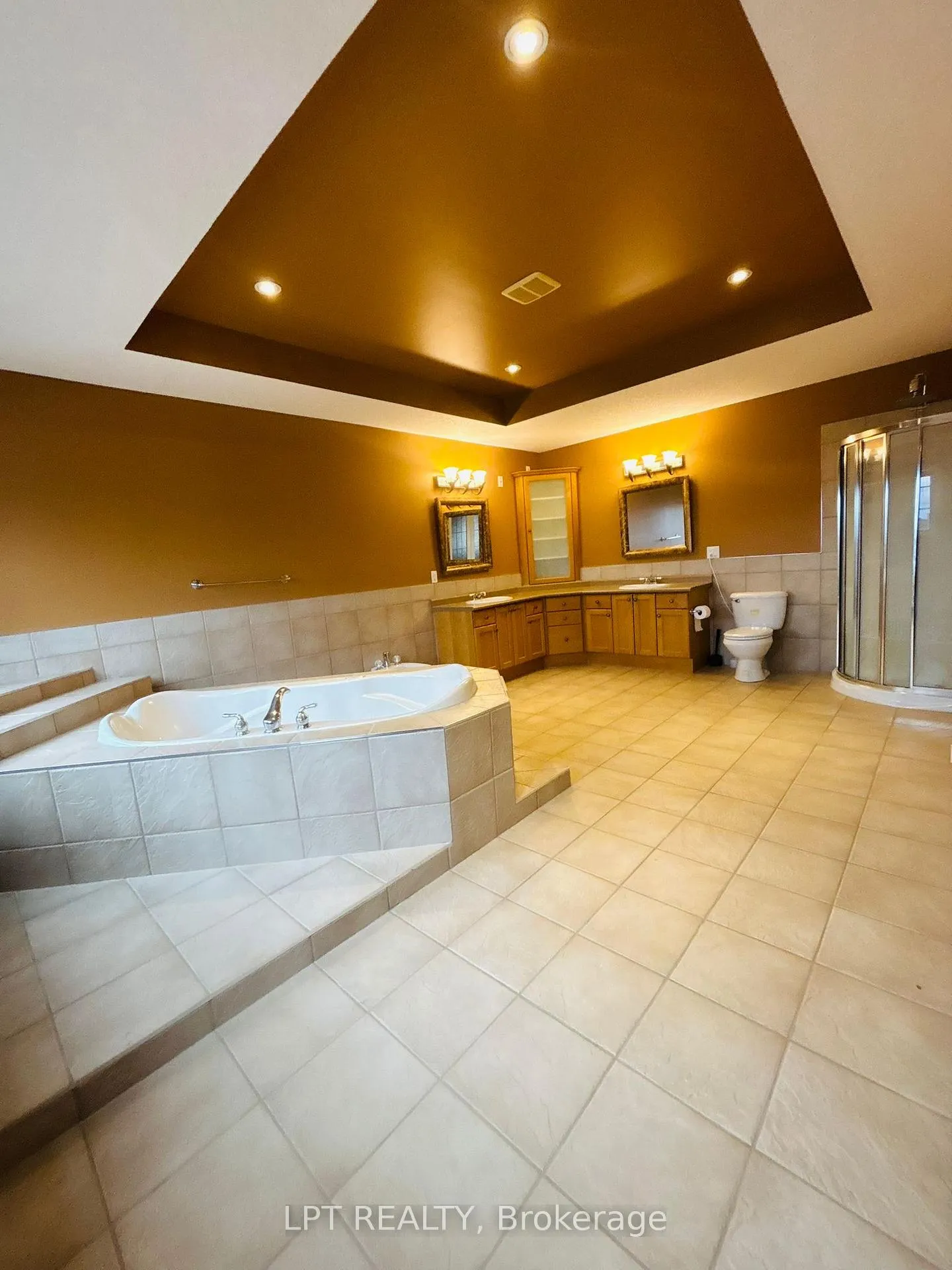 Photo 21 of 64 Yarrow Court, Kitchener — HOMEH