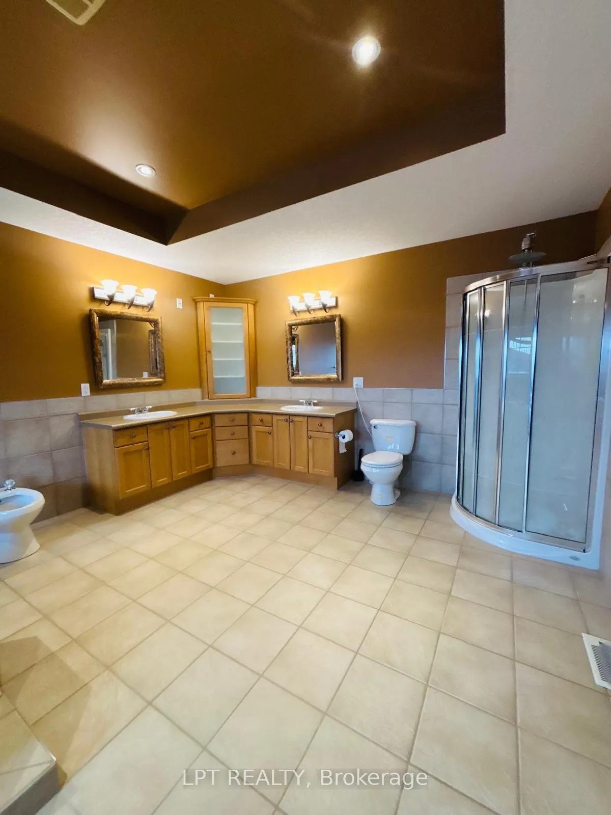 Photo 22 of 64 Yarrow Court, Kitchener — HOMEH
