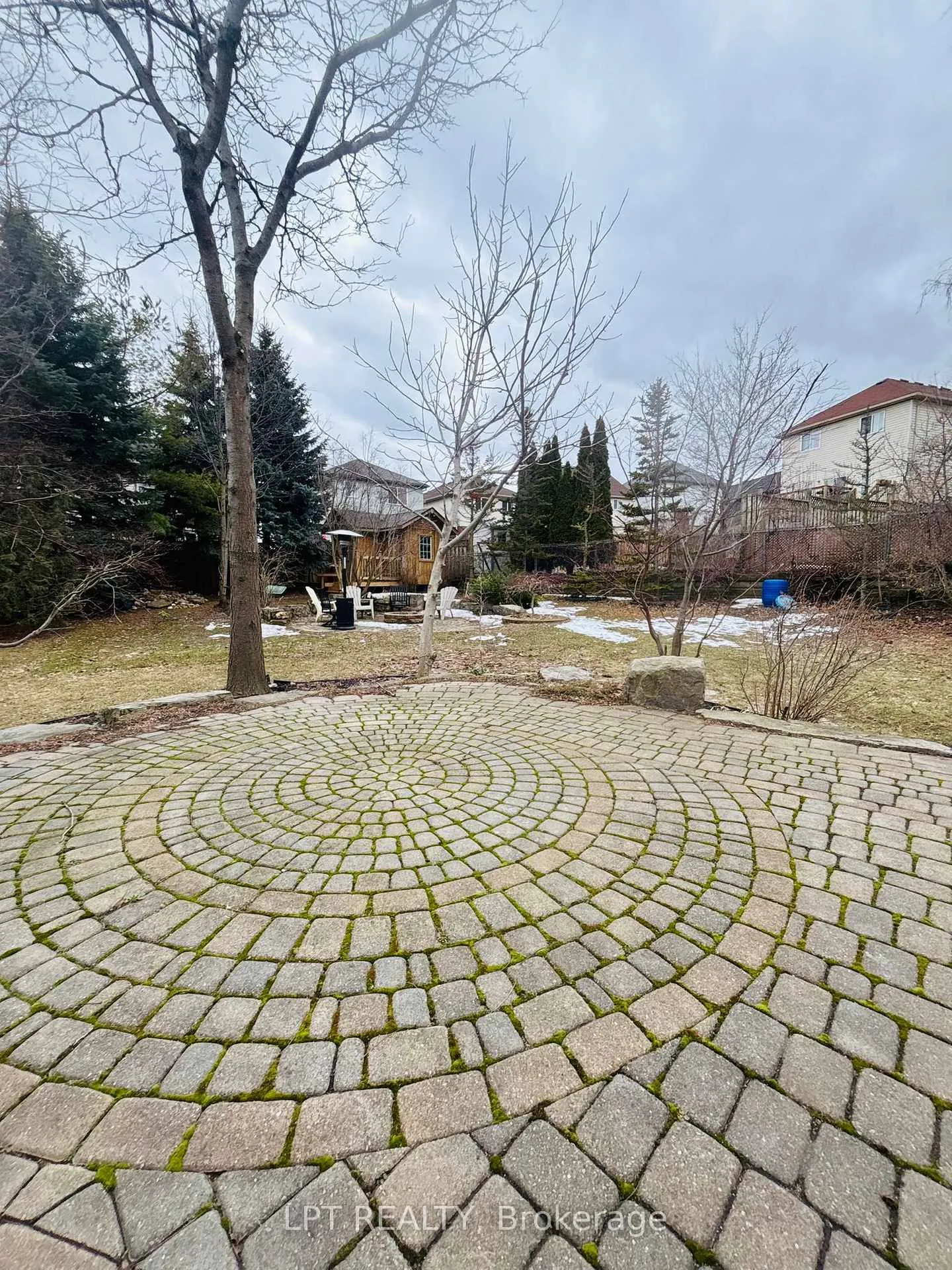 Photo 37 of 64 Yarrow Court, Kitchener — HOMEH
