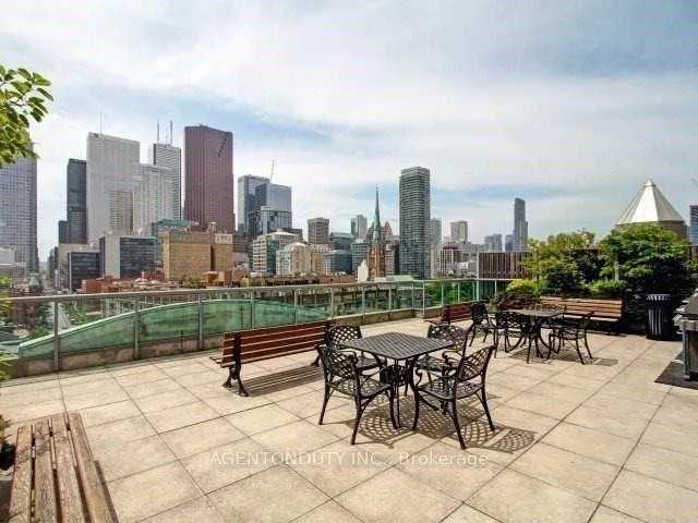 Photo 4 of Unit 930, 109 Front Street E, Toronto, Waterfront Communities — HOMEH