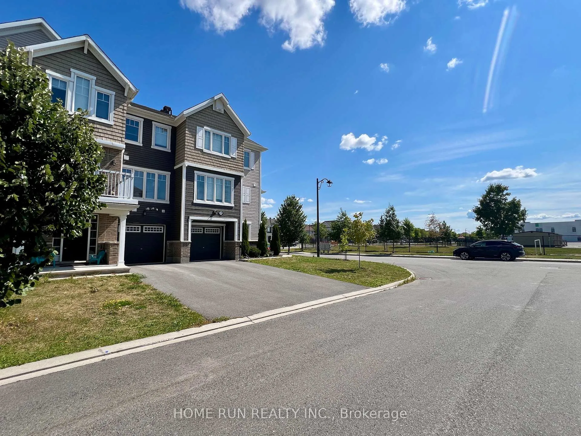 Photo 2 of 347 Pumpkinseed Crescent, Ottawa, Barrhaven - Half Moon Bay — HOMEH