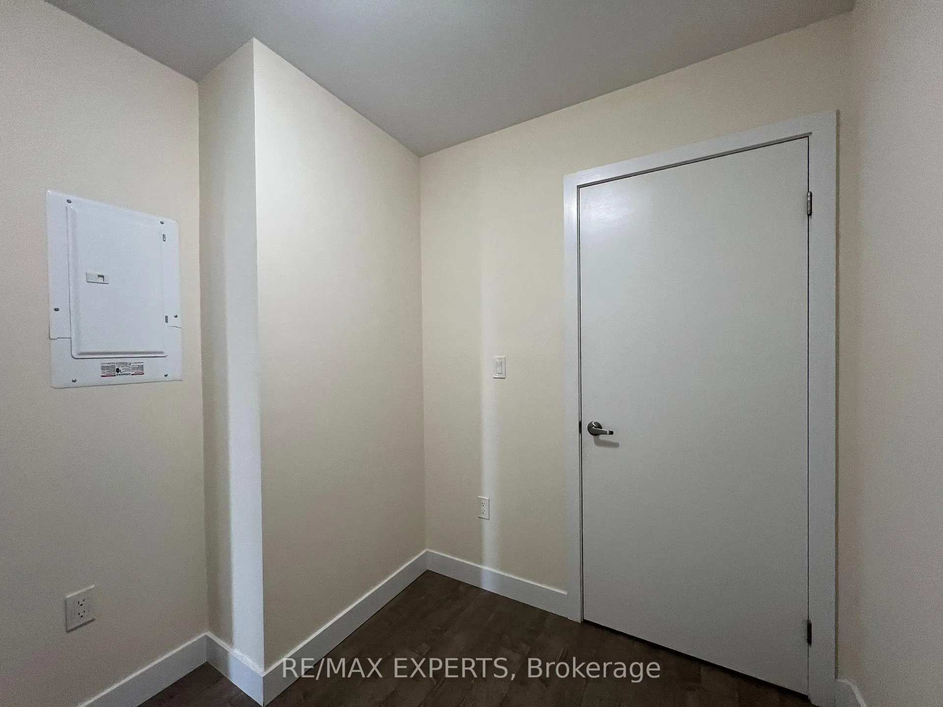 Photo 6 of Unit 1005, 100 Garment Street, Kitchener — HOMEH