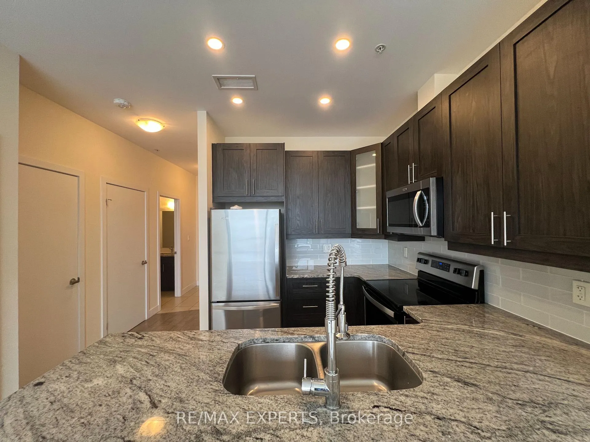 Photo 14 of Unit 1005, 100 Garment Street, Kitchener — HOMEH