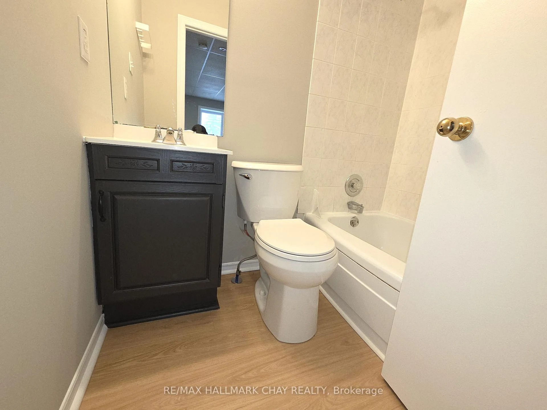 Photo 3 of Unit 8, 58 Queen Street W, Springwater, Elmvale — HOMEH