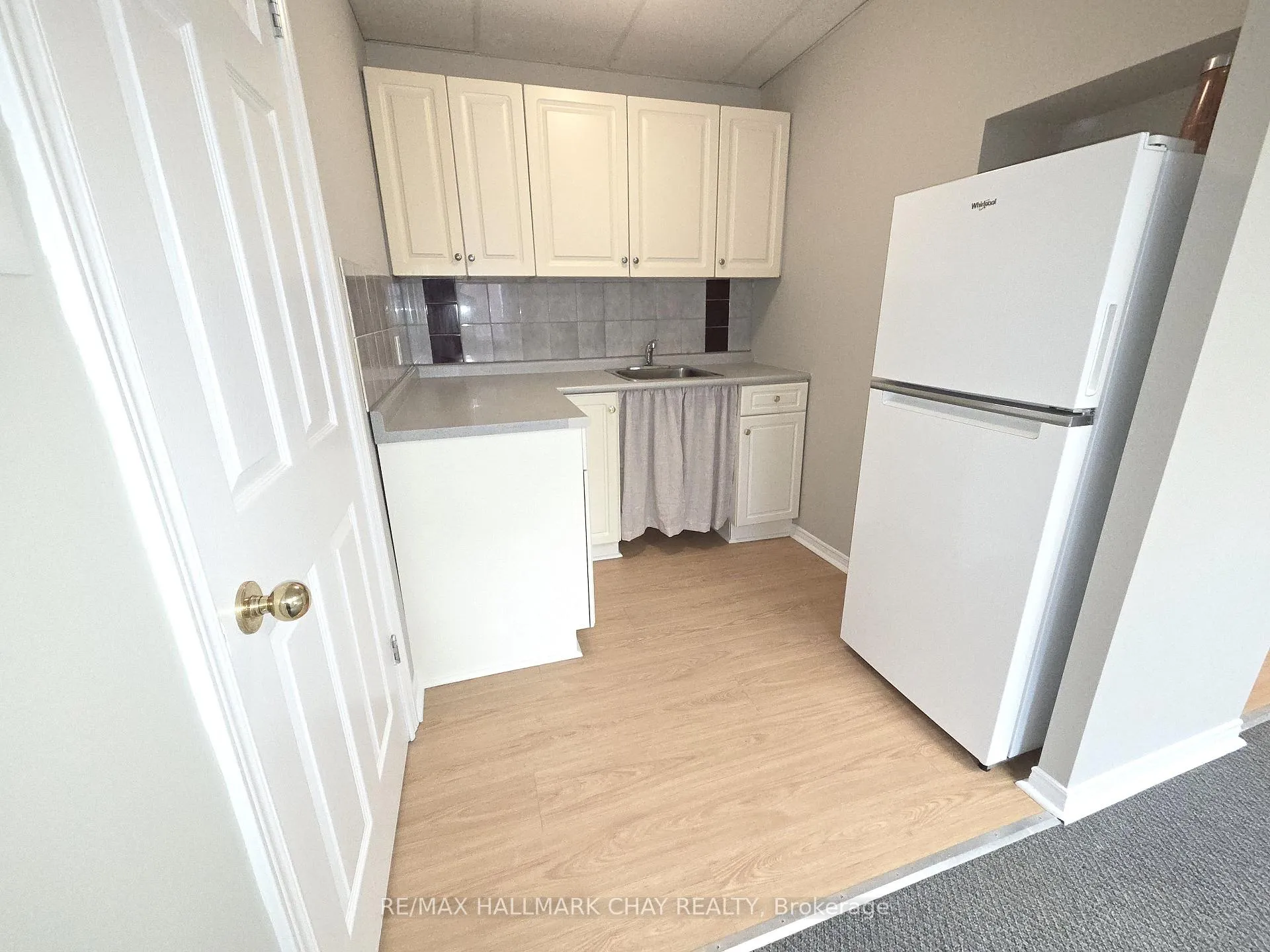 Photo 4 of Unit 8, 58 Queen Street W, Springwater, Elmvale — HOMEH
