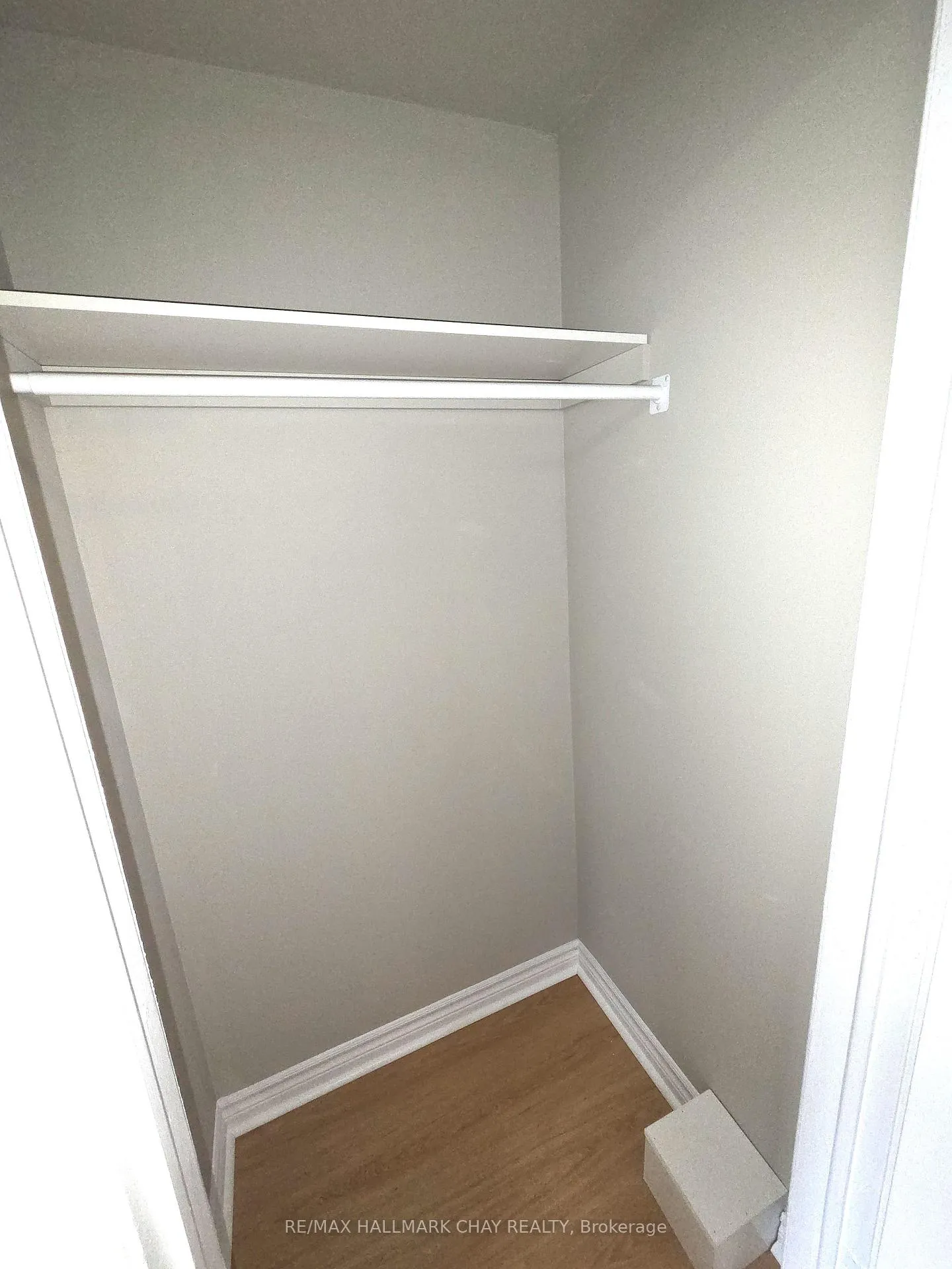 Photo 8 of Unit 8, 58 Queen Street W, Springwater, Elmvale — HOMEH