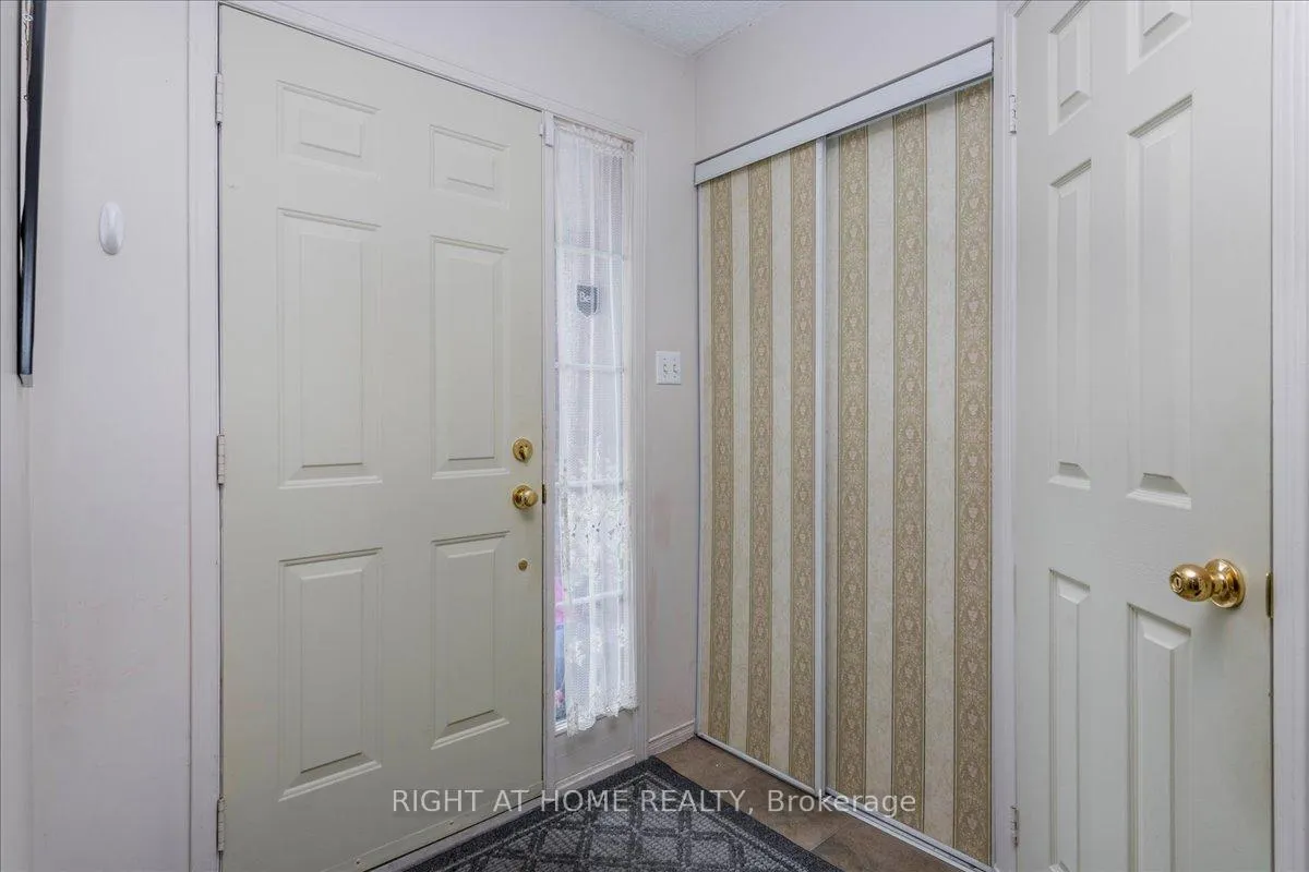Photo 2 of 142 Leslie Avenue, Barrie, Holly — HOMEH
