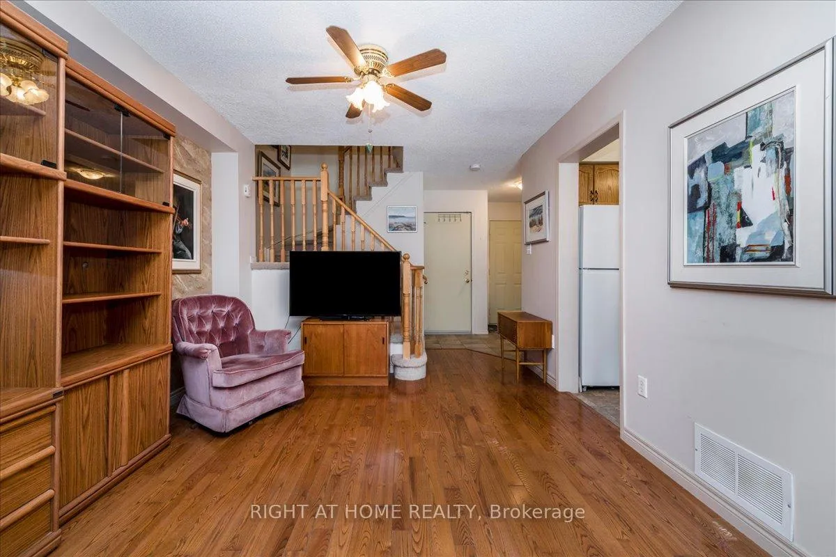 Photo 3 of 142 Leslie Avenue, Barrie, Holly — HOMEH