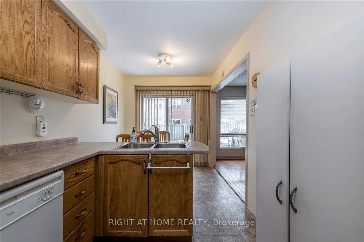 Photo 8 of 142 Leslie Avenue, Barrie, Holly — HOMEH