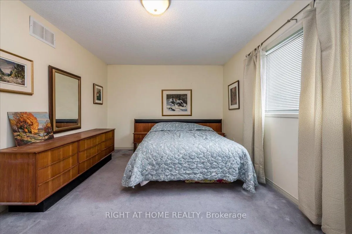 Photo 11 of 142 Leslie Avenue, Barrie, Holly — HOMEH