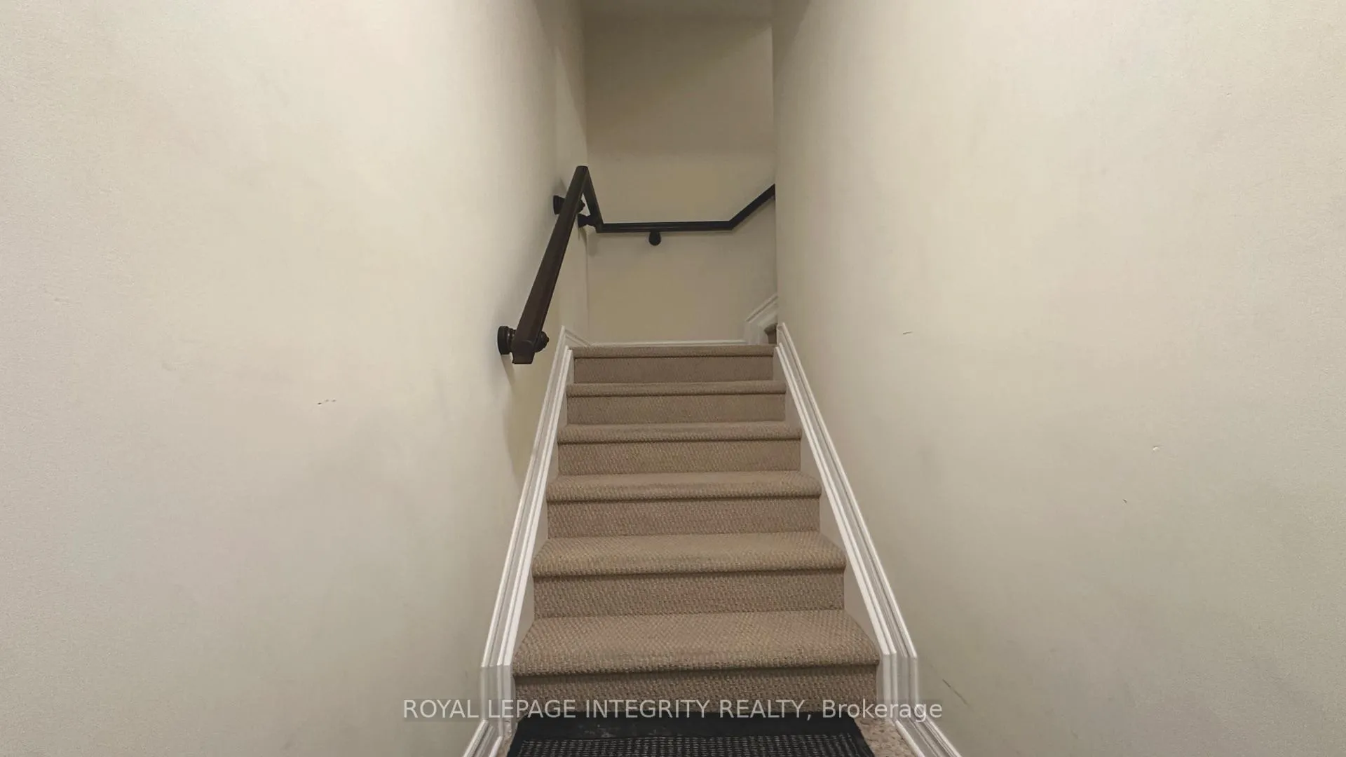 Photo 3 of 522 Clearbrook Drive, Ottawa, Barrhaven - Strandherd — HOMEH