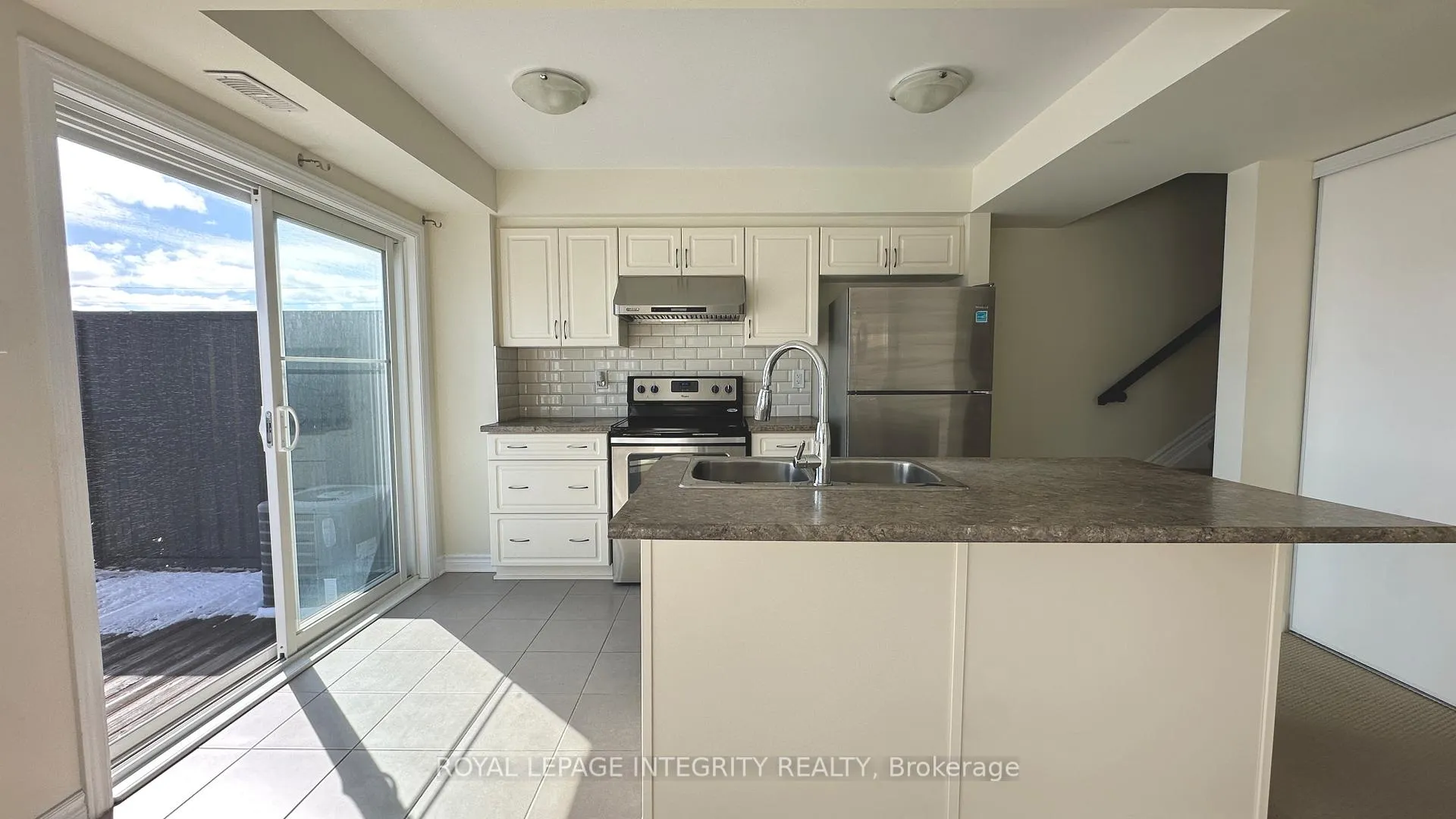 Photo 9 of 522 Clearbrook Drive, Ottawa, Barrhaven - Strandherd — HOMEH
