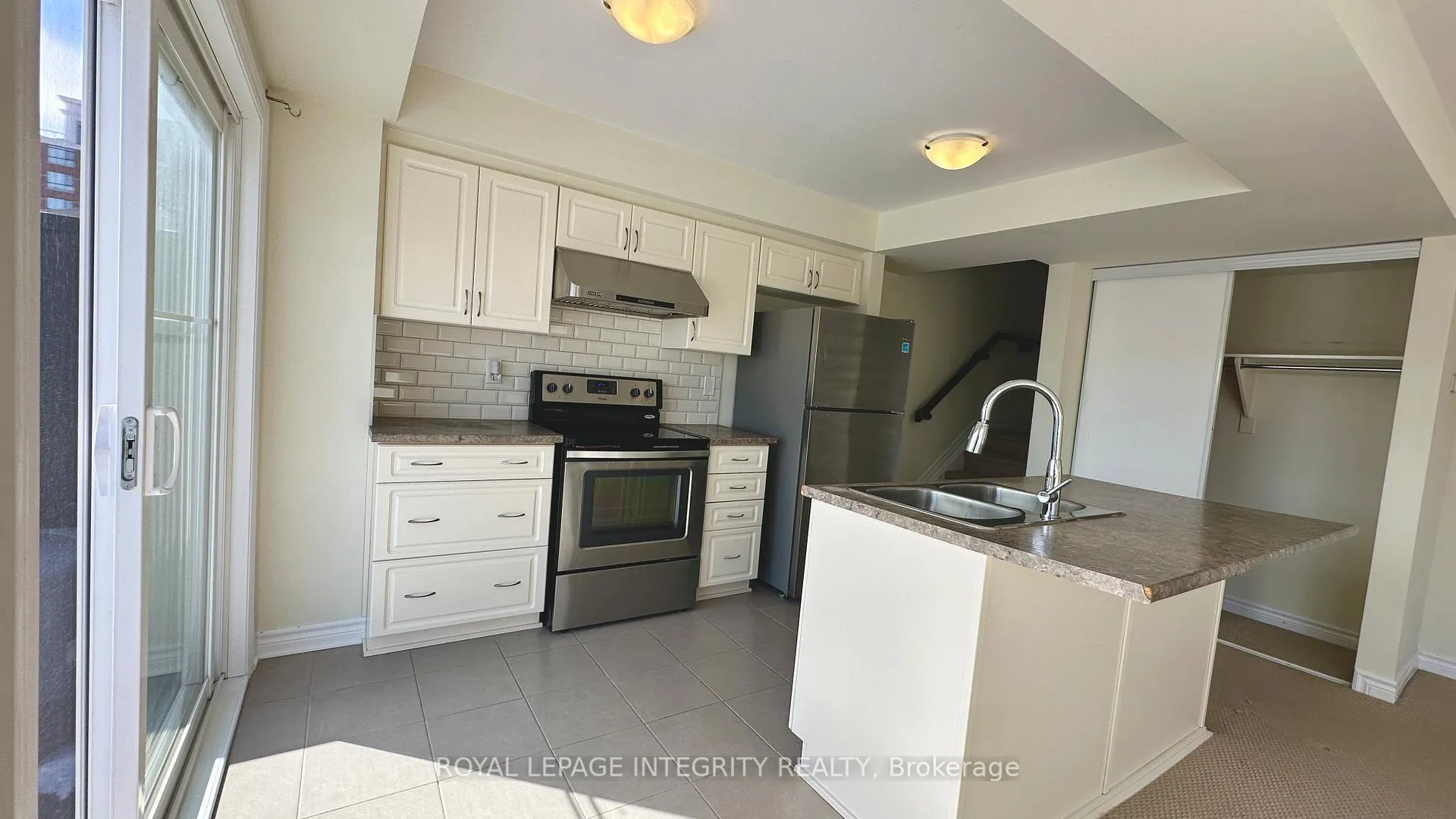 Photo 10 of 522 Clearbrook Drive, Ottawa, Barrhaven - Strandherd — HOMEH