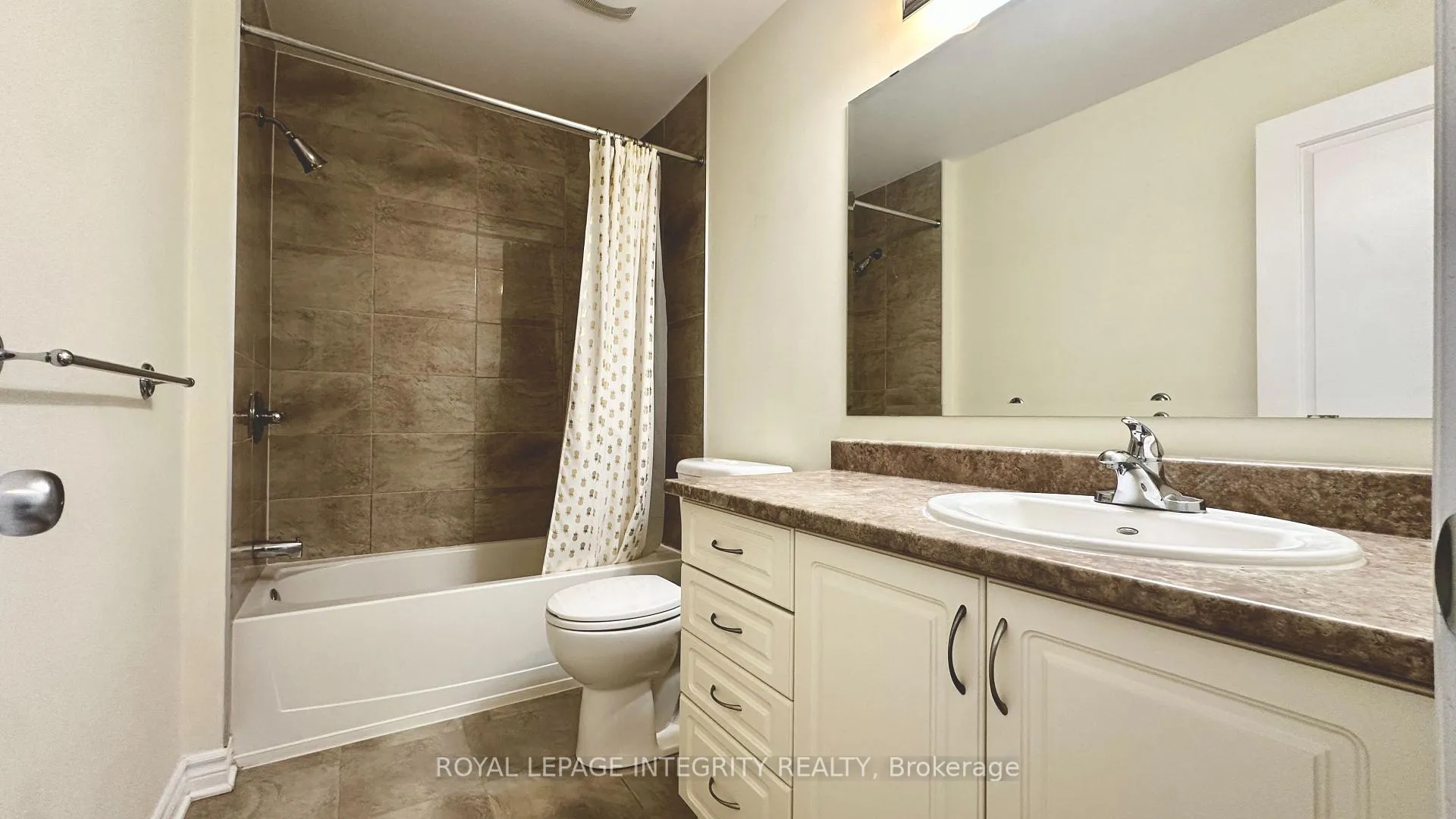 Photo 25 of 522 Clearbrook Drive, Ottawa, Barrhaven - Strandherd — HOMEH