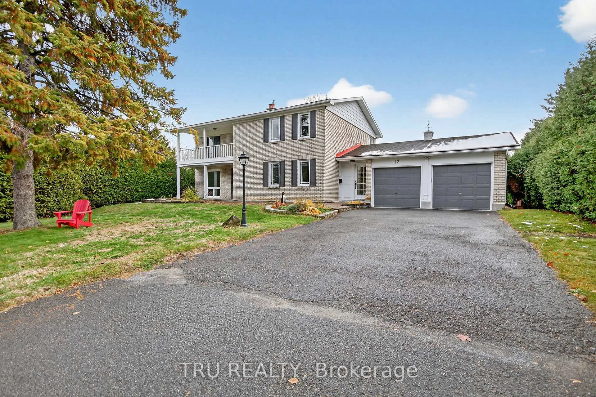 Photo 1 of 12 Apache Crescent, Ottawa, City View/Skyline/Fisher Heights/Parkwood Hills — HOMEH