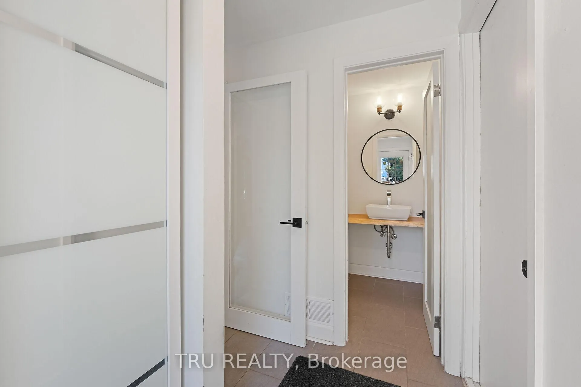 Photo 15 of 12 Apache Crescent, Ottawa, City View/Skyline/Fisher Heights/Parkwood Hills — HOMEH