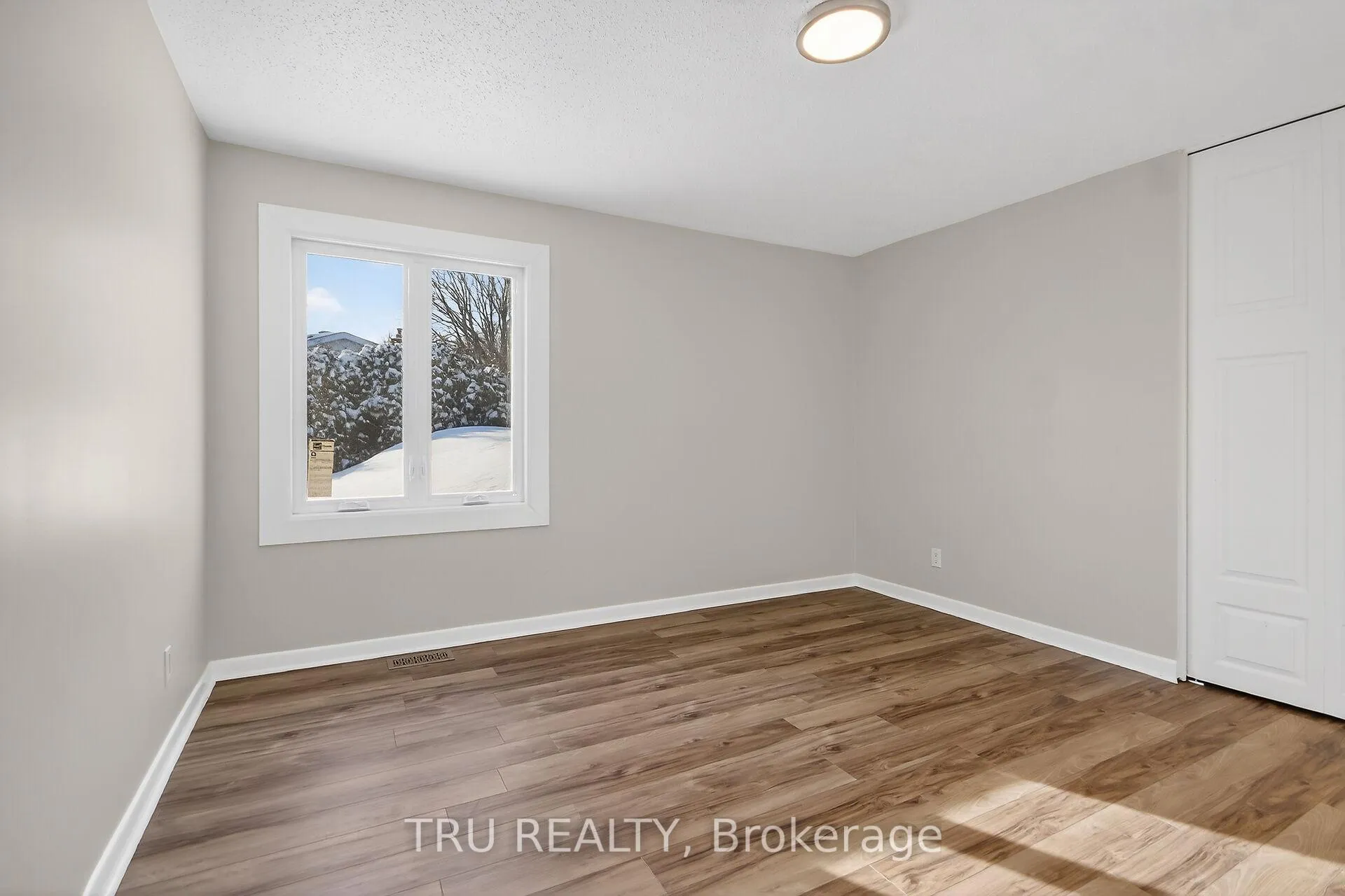 Photo 27 of 12 Apache Crescent, Ottawa, City View/Skyline/Fisher Heights/Parkwood Hills — HOMEH
