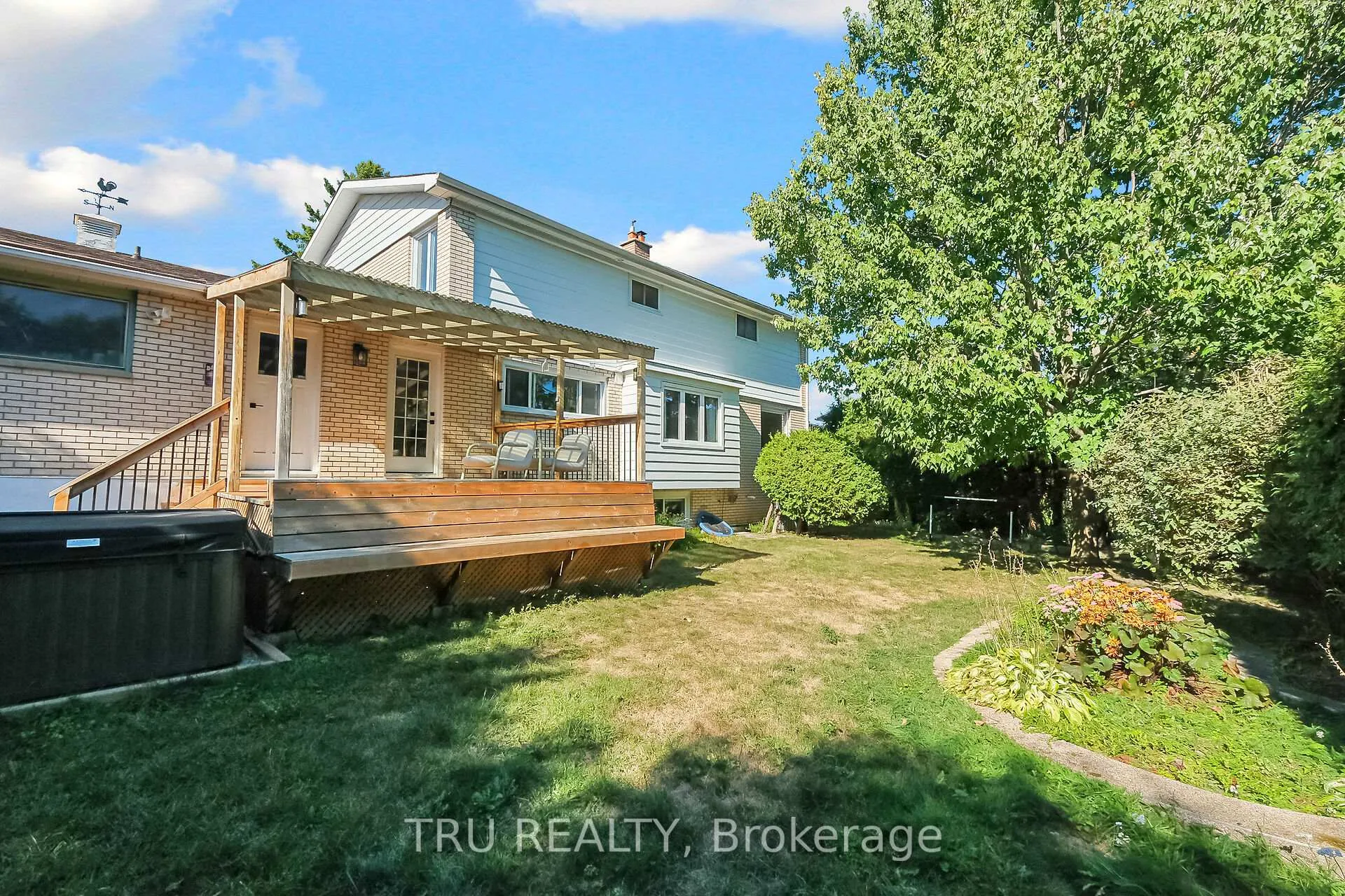Photo 44 of 12 Apache Crescent, Ottawa, City View/Skyline/Fisher Heights/Parkwood Hills — HOMEH